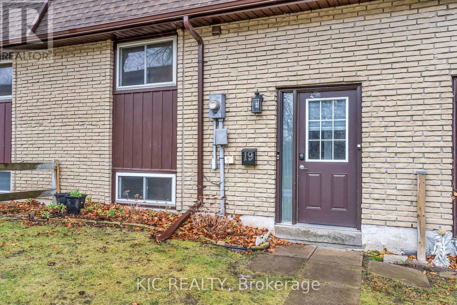 Property at 19 - 233 INNISFIL STREET image 2