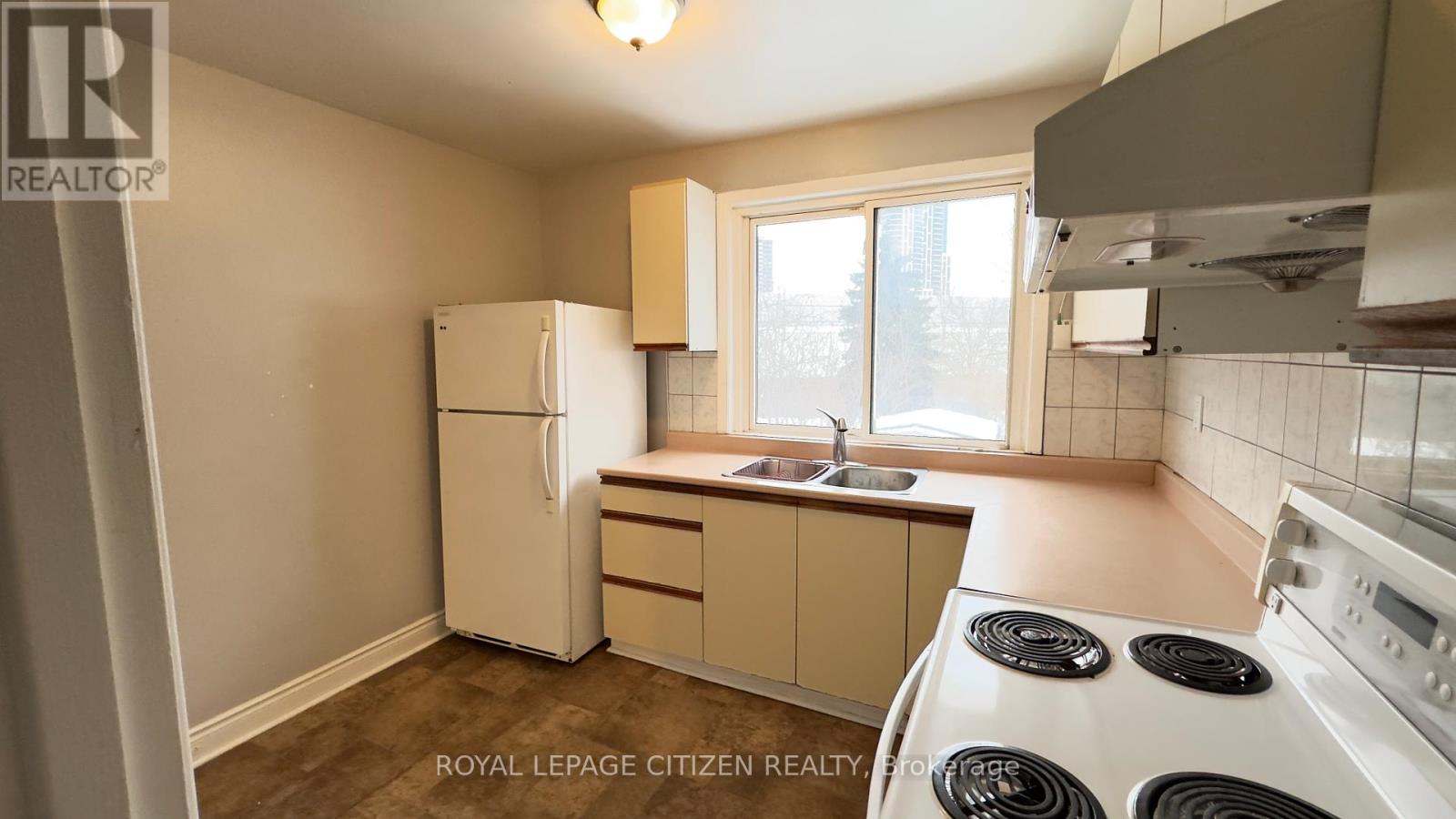 Upper - 199 Habitant Drive, Toronto, Ontario  M9M 2P4 - Photo 16 - W11990867