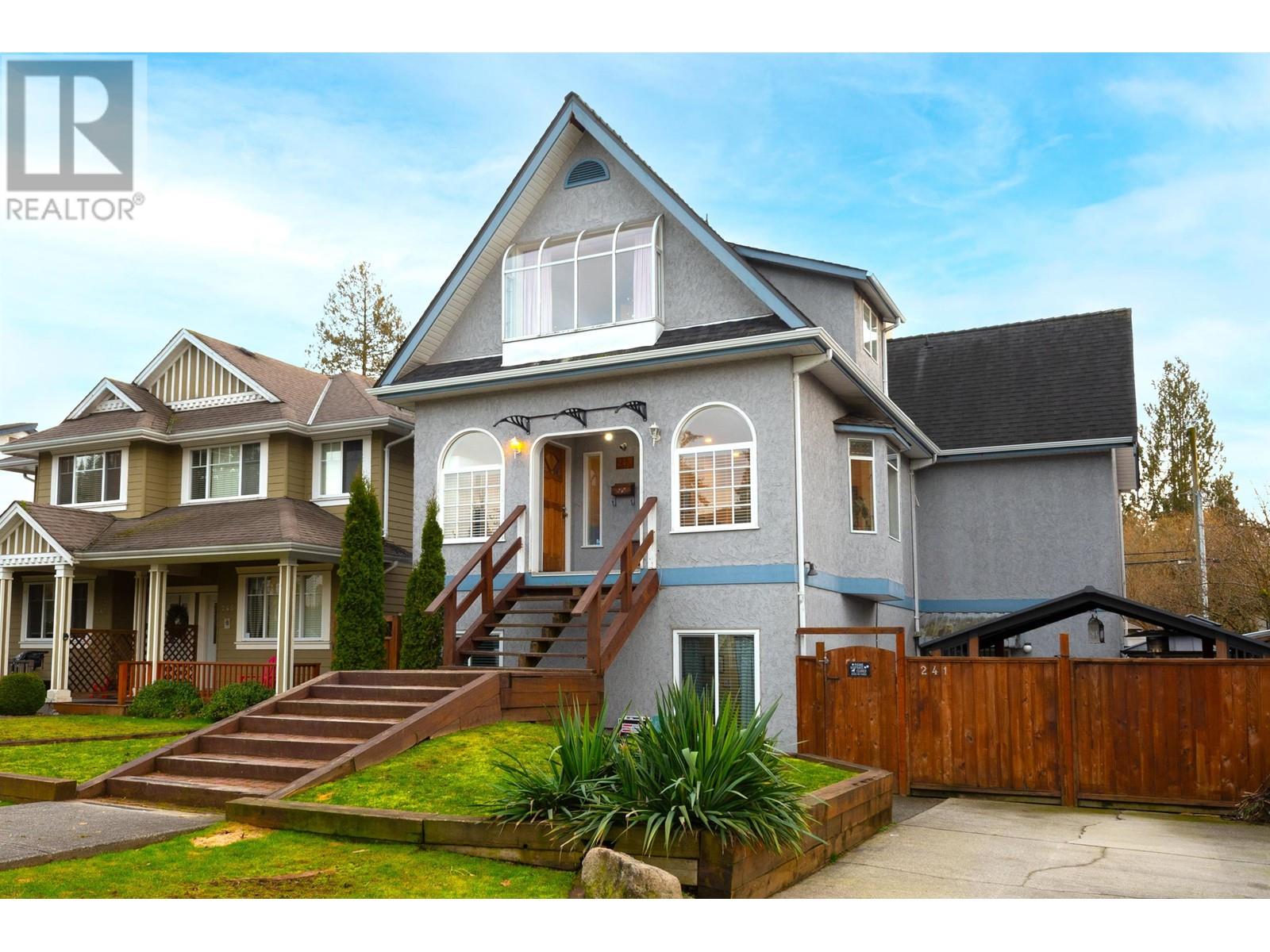241-243 E 19th Street, North Vancouver, British Columbia  V7L 2Z1 - Photo 1 - R2969795