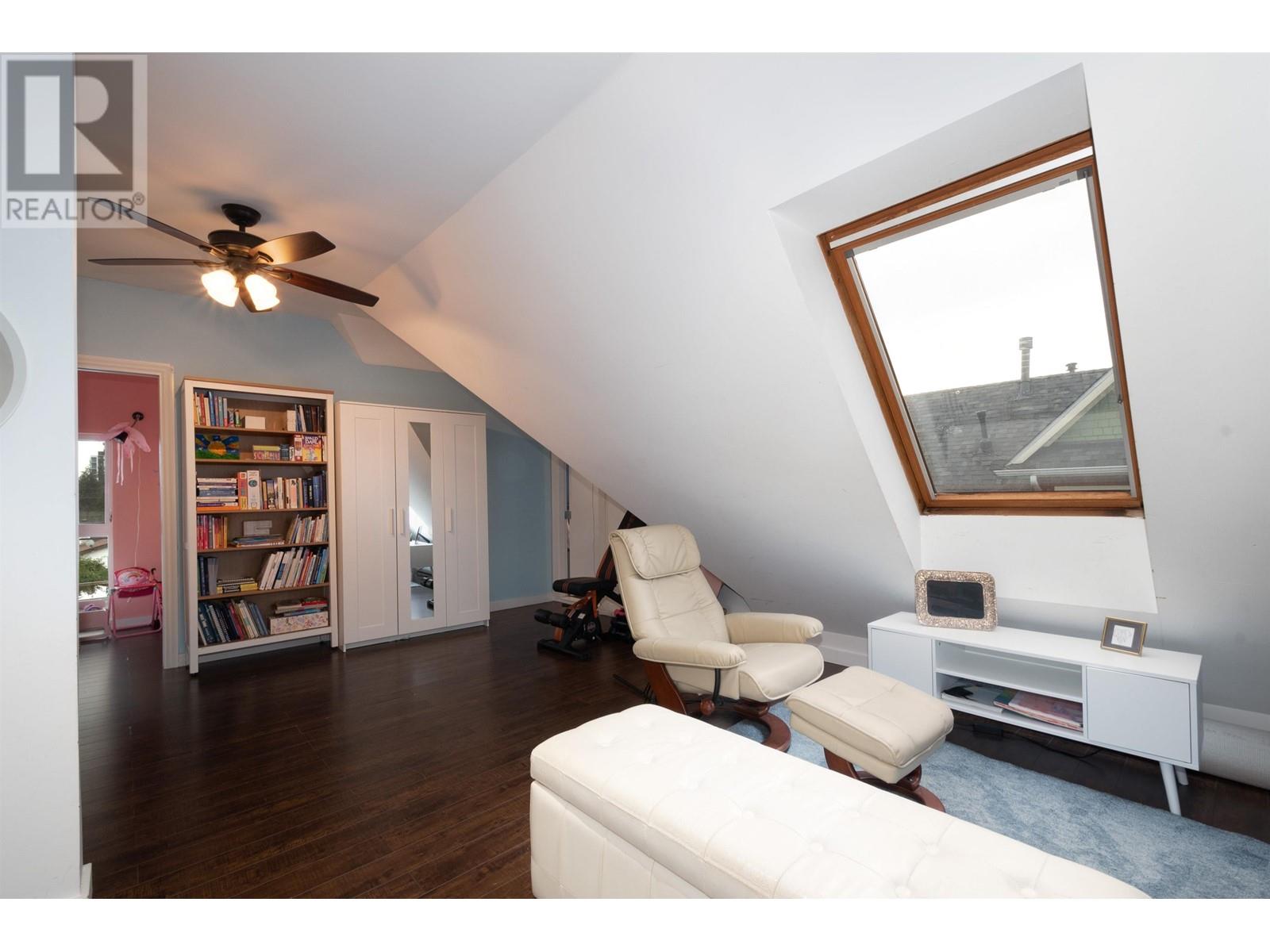 241-243 E 19th Street, North Vancouver, British Columbia  V7L 2Z1 - Photo 25 - R2969795