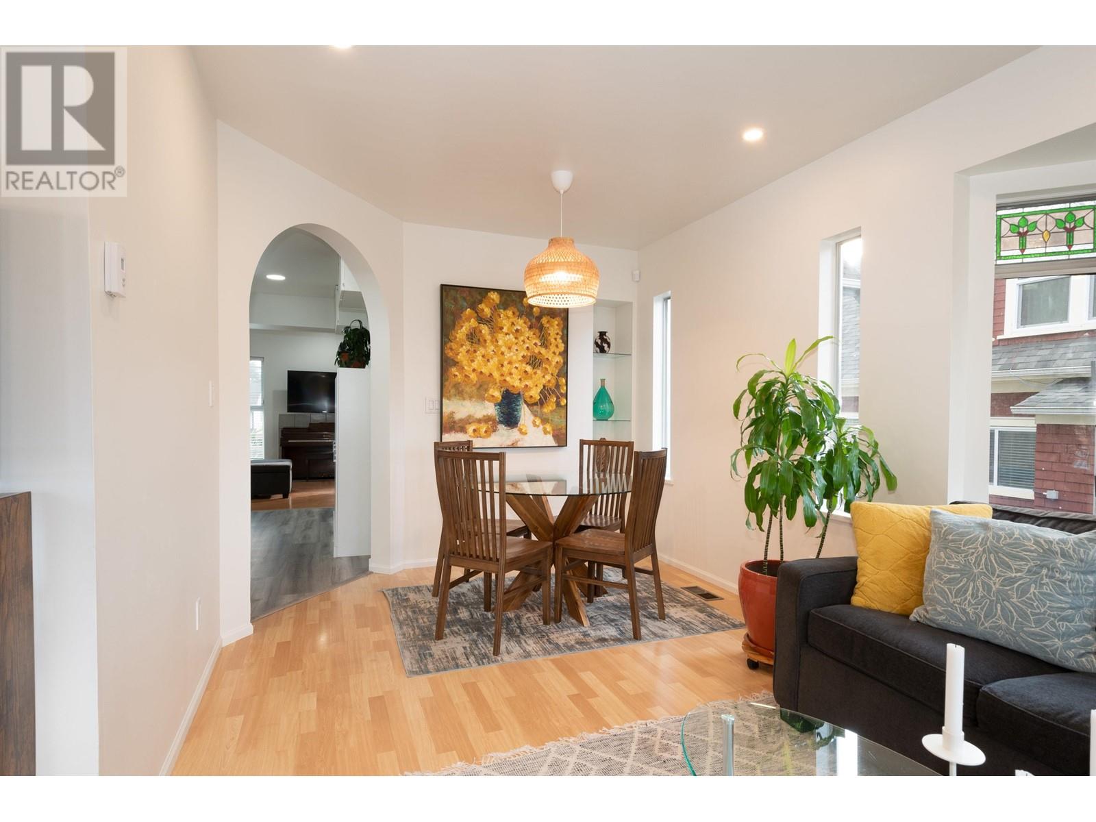 241-243 E 19th Street, North Vancouver, British Columbia  V7L 2Z1 - Photo 8 - R2969795