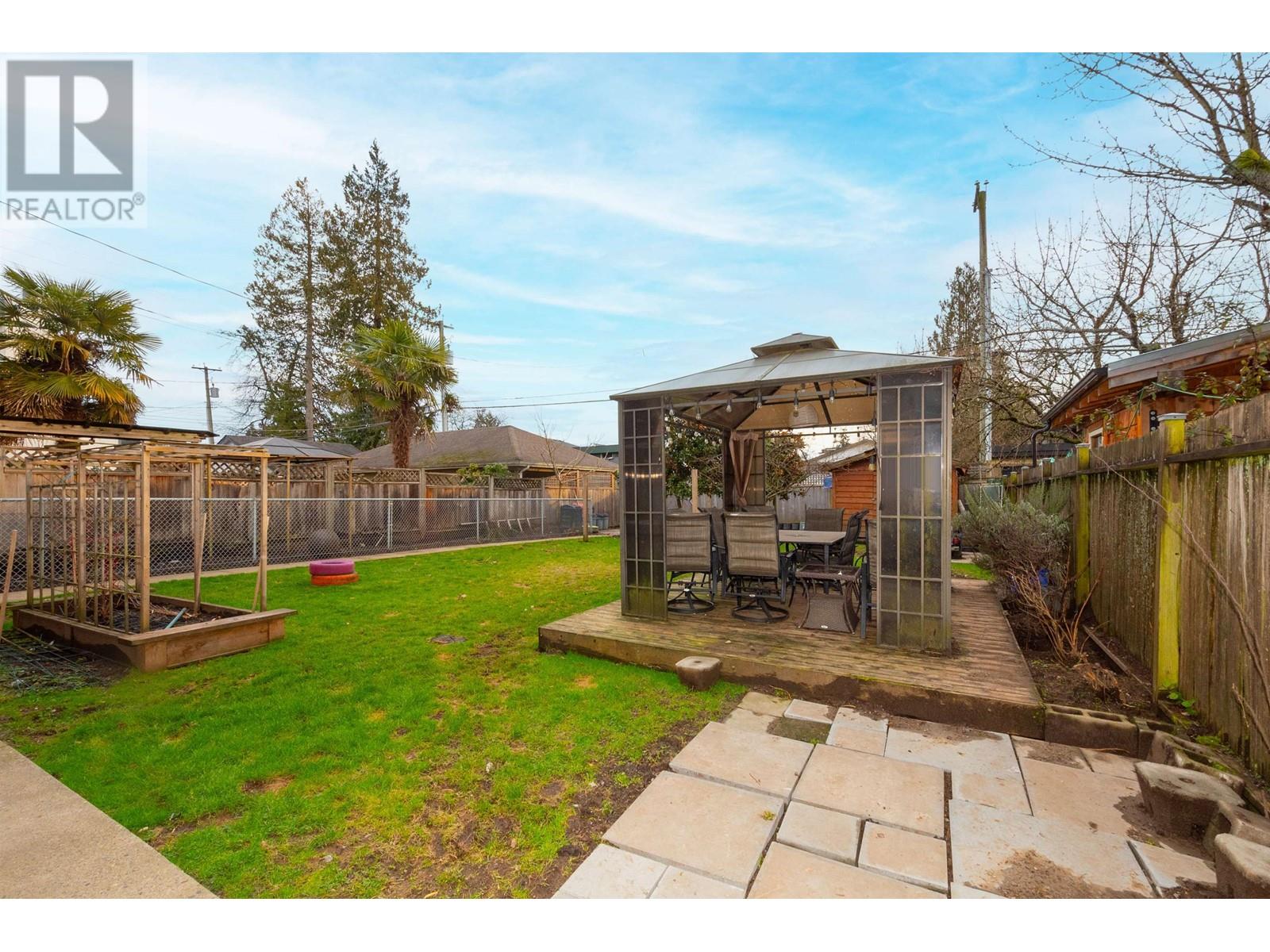 241-243 E 19th Street, North Vancouver, British Columbia  V7L 2Z1 - Photo 39 - R2969795