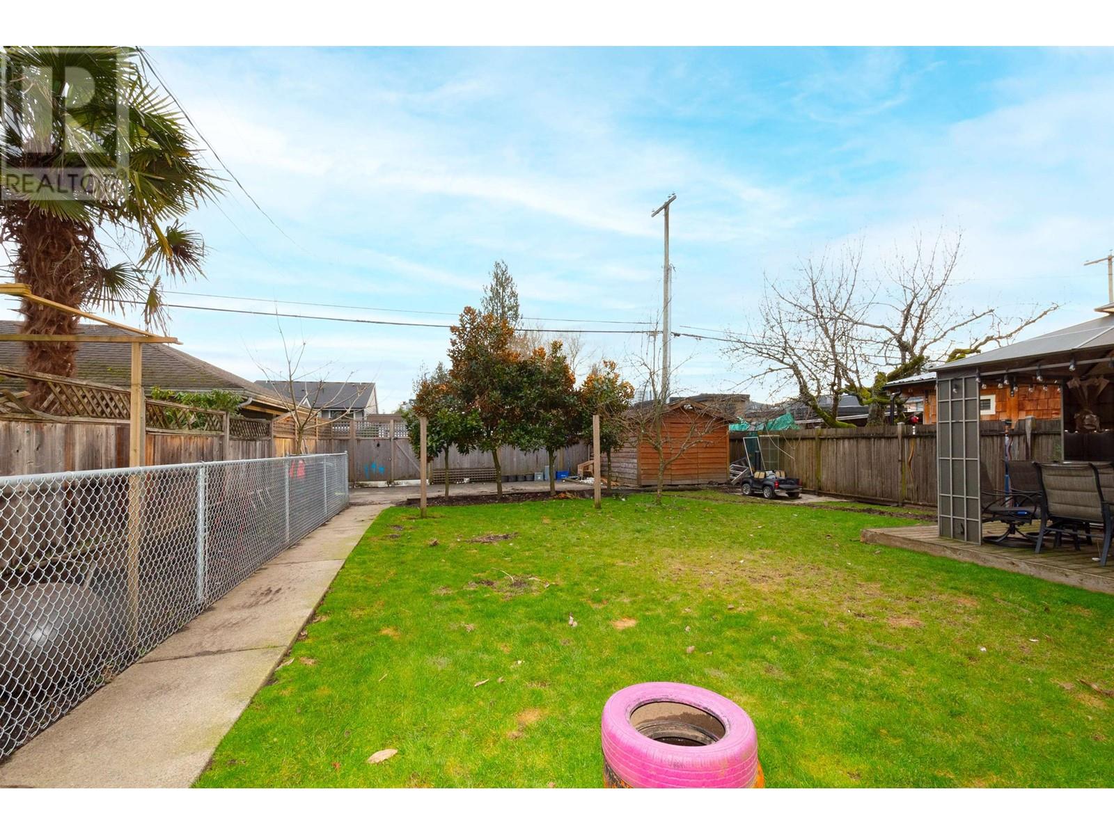 241-243 E 19th Street, North Vancouver, British Columbia  V7L 2Z1 - Photo 40 - R2969795