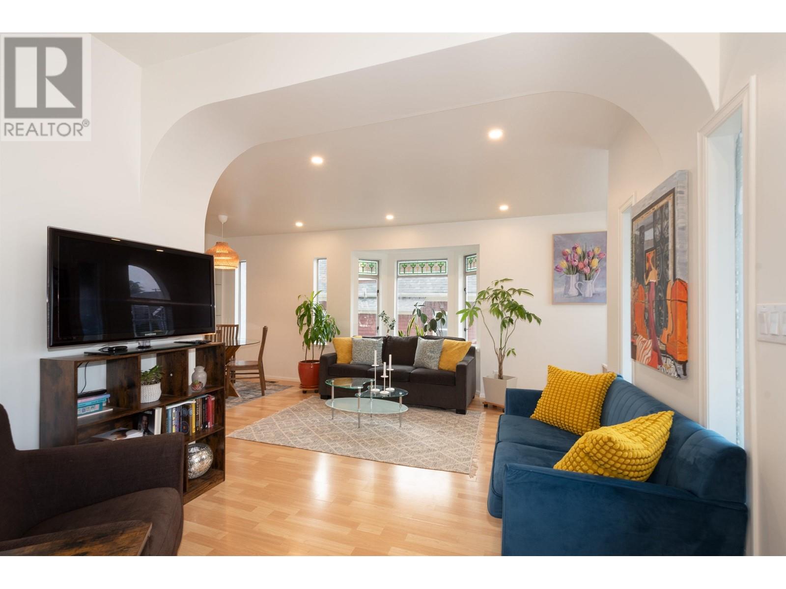 241-243 E 19th Street, North Vancouver, British Columbia  V7L 2Z1 - Photo 6 - R2969795
