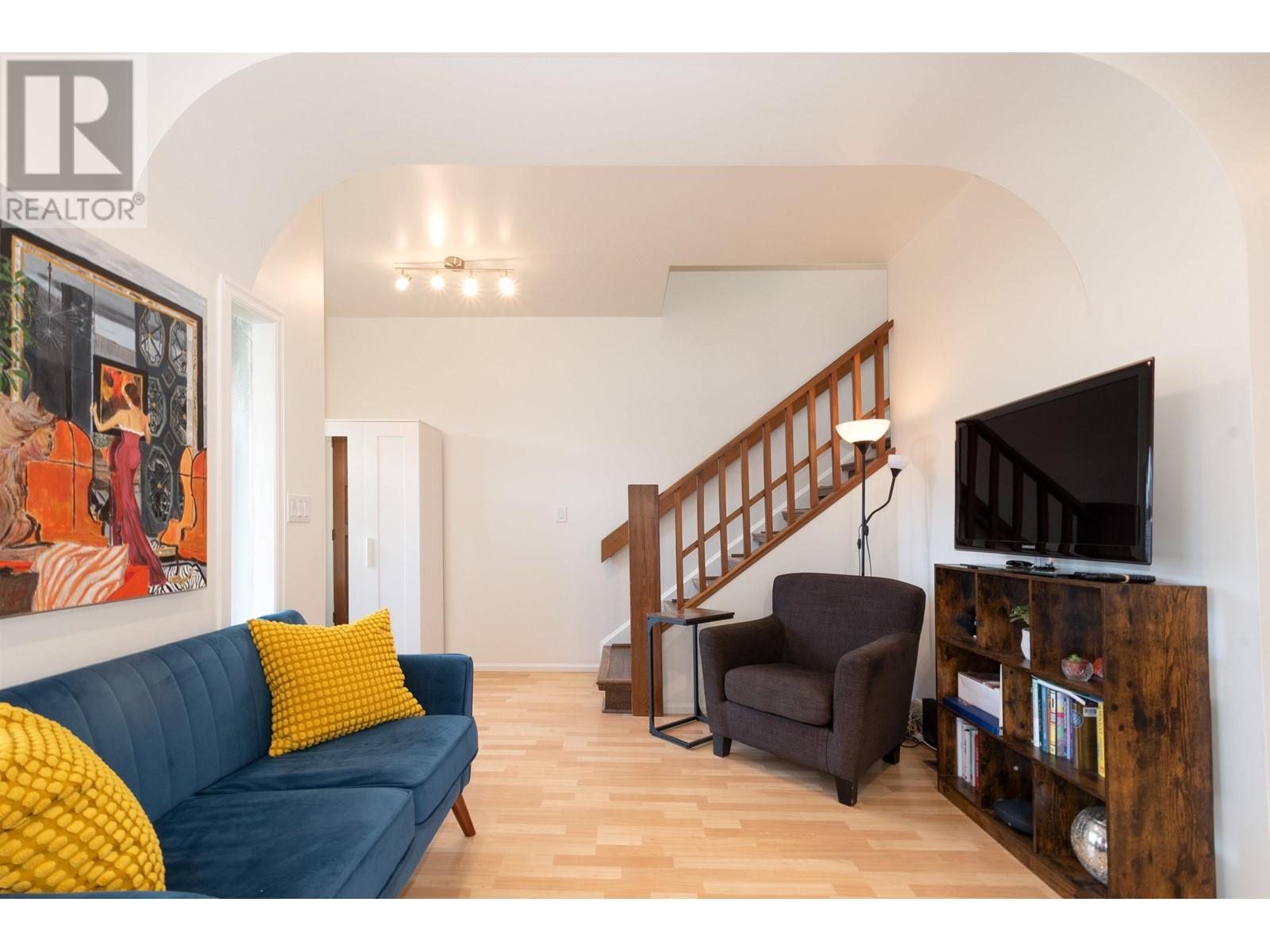 241-243 E 19th Street, North Vancouver, British Columbia  V7L 2Z1 - Photo 4 - R2969795