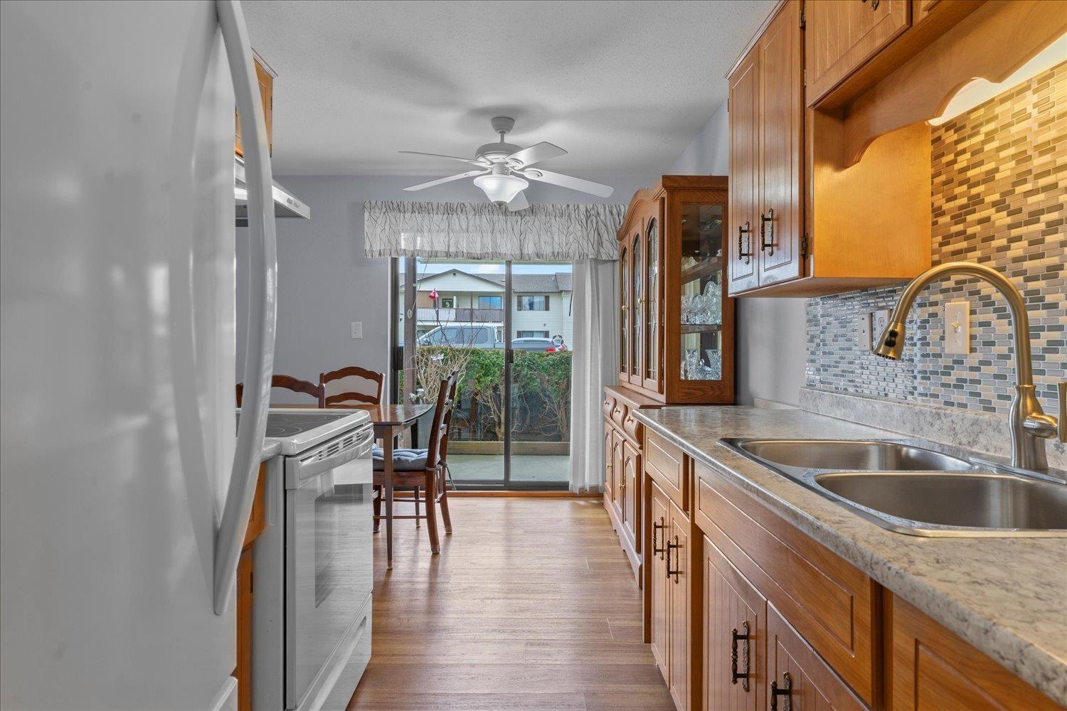 Property at 47 7455 HURON STREET image 3