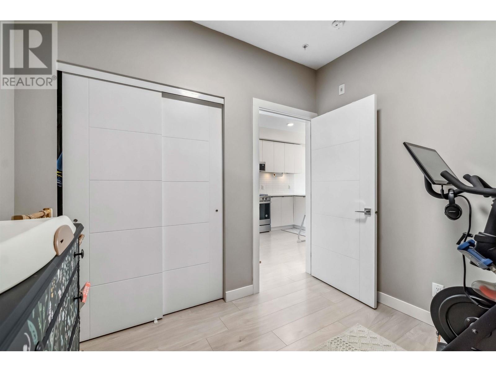 303 2345 Rindall Avenue, Port Coquitlam, British Columbia  V3C 1V3 - Photo 12 - R2971297