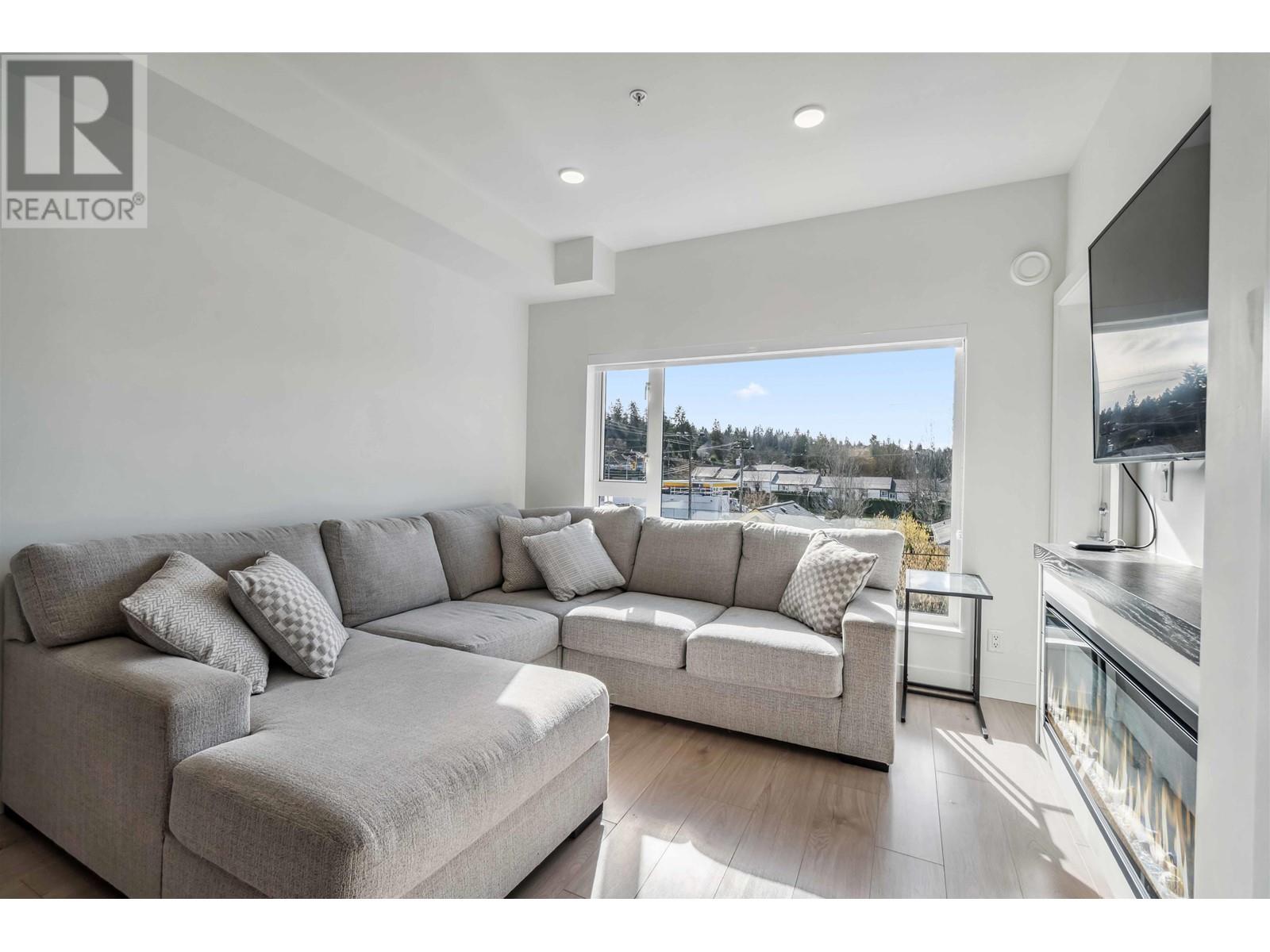 303 2345 Rindall Avenue, Port Coquitlam, British Columbia  V3C 1V3 - Photo 5 - R2971297
