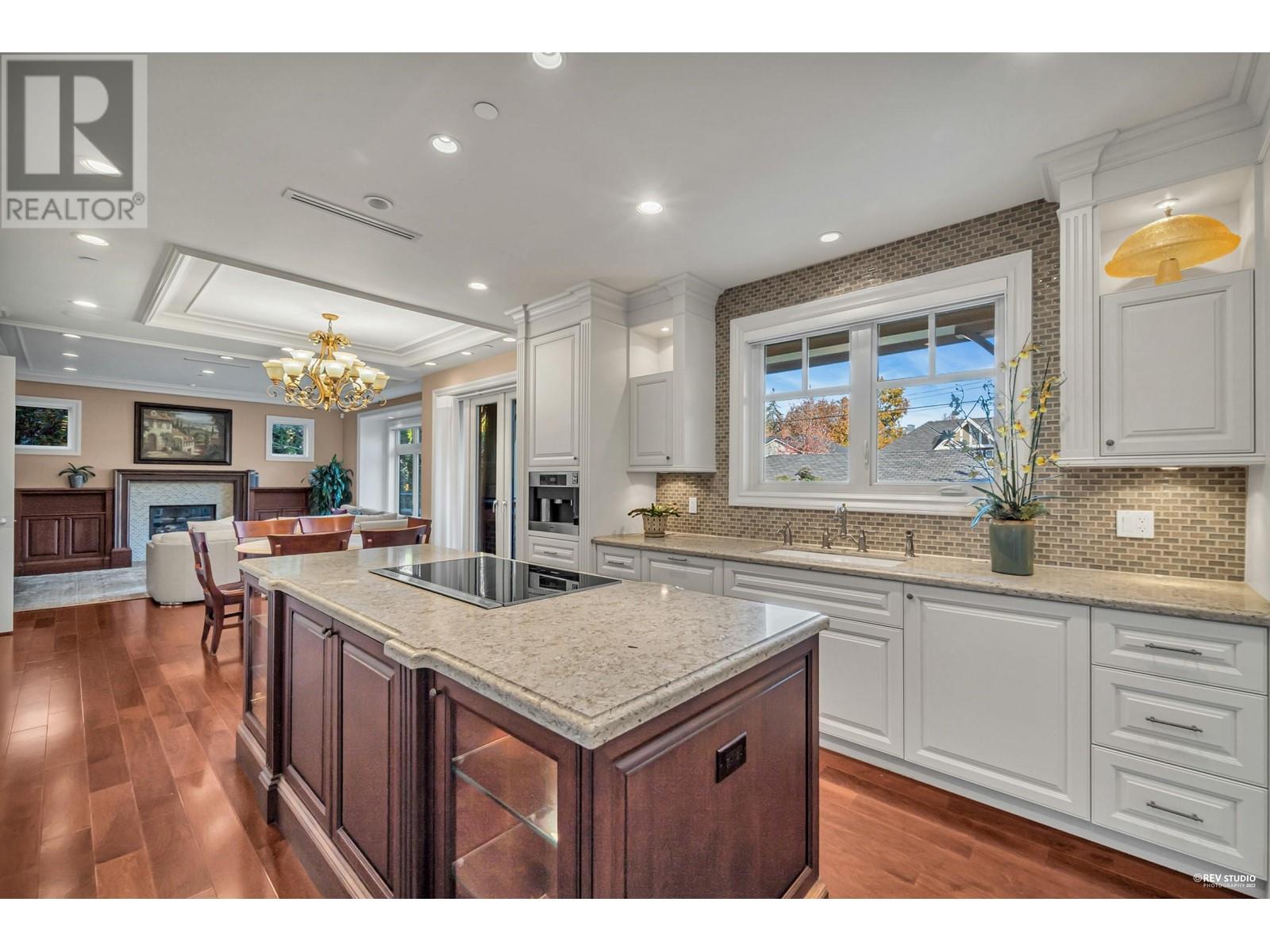 Listing Picture 10 of 35 : 1257 W 32 AVENUE, Vancouver / 溫哥華 - 魯藝地產 Yvonne Lu Group - MLS Medallion Club Member