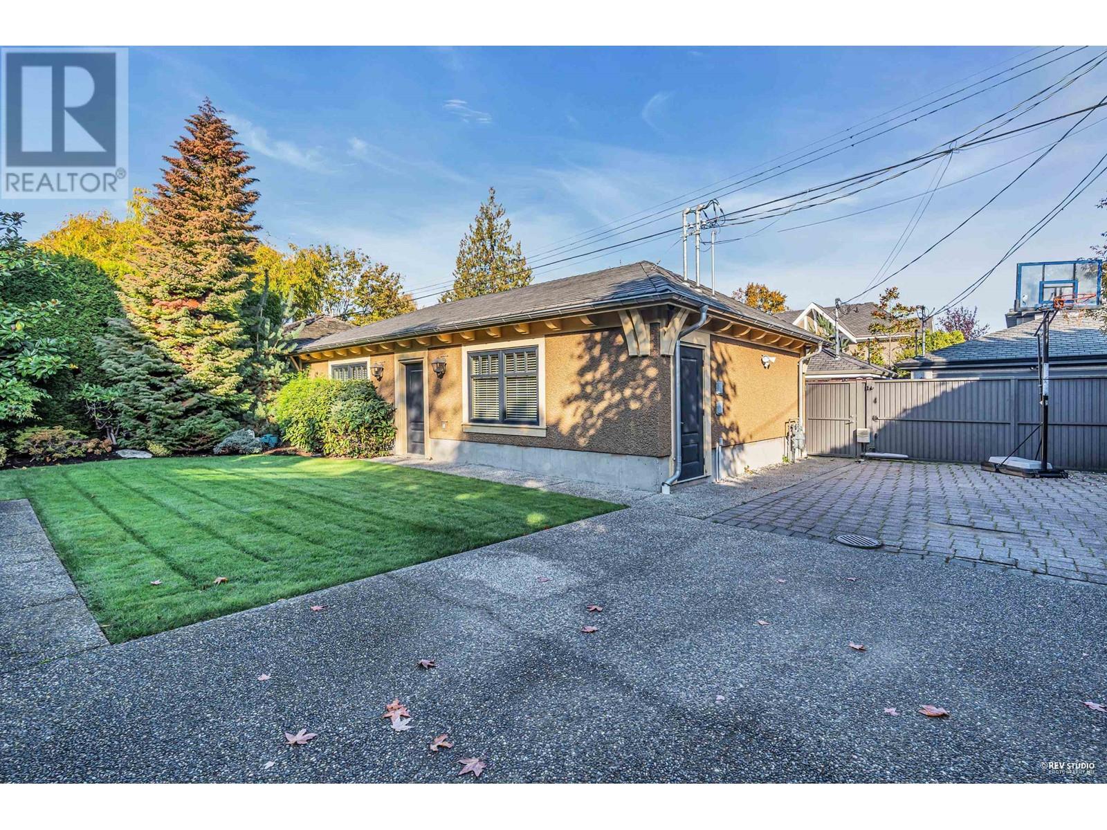 Listing Picture 32 of 35 : 1257 W 32 AVENUE, Vancouver / 溫哥華 - 魯藝地產 Yvonne Lu Group - MLS Medallion Club Member