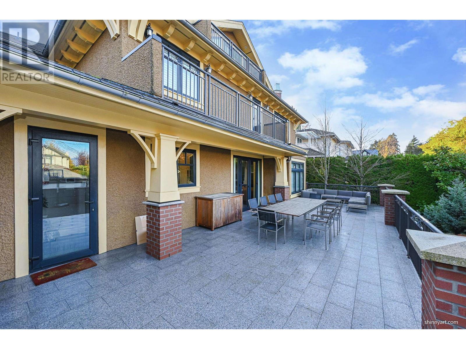 Listing Picture 30 of 35 : 1257 W 32 AVENUE, Vancouver / 溫哥華 - 魯藝地產 Yvonne Lu Group - MLS Medallion Club Member