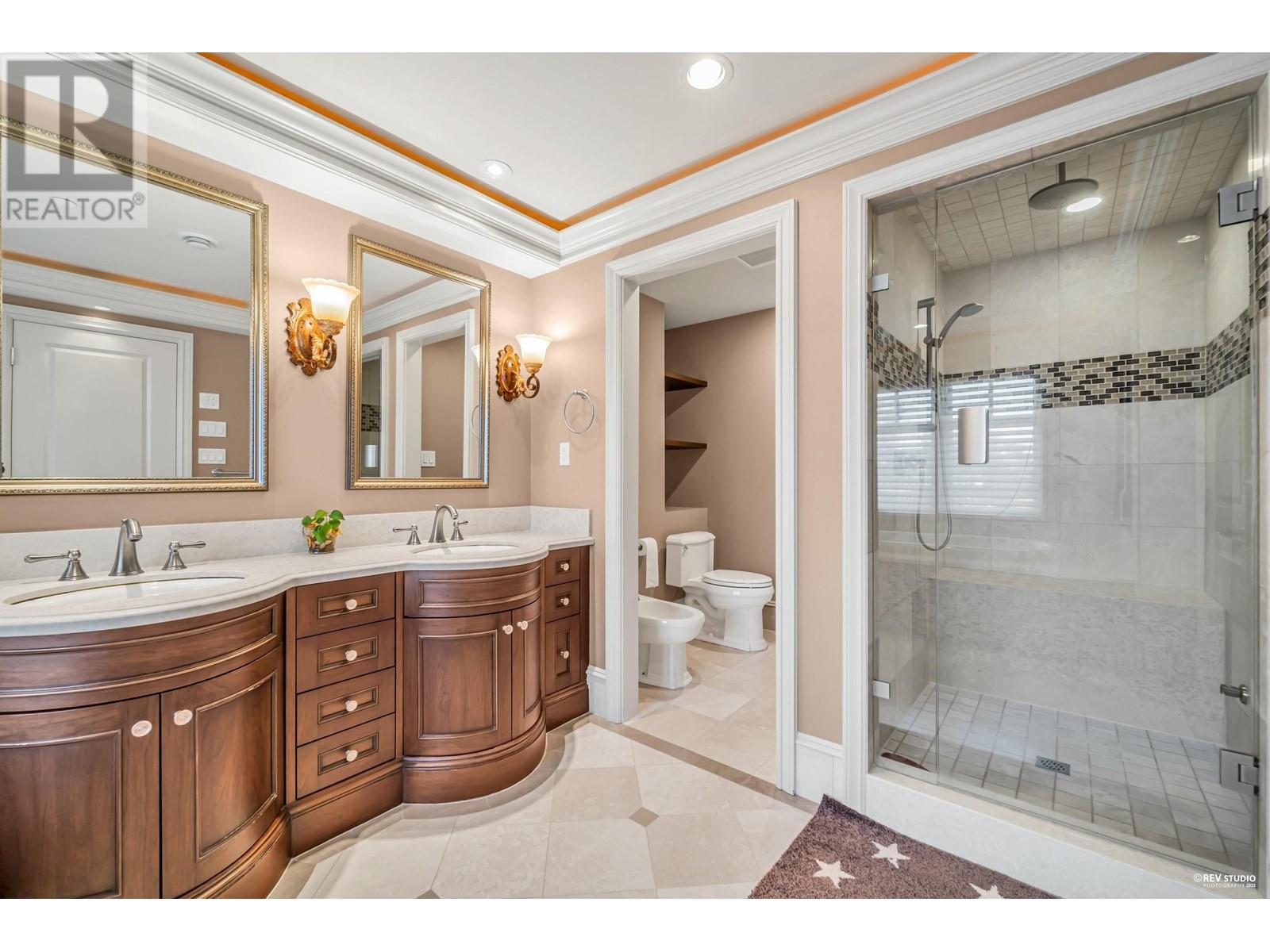 Listing Picture 17 of 35 : 1257 W 32 AVENUE, Vancouver / 溫哥華 - 魯藝地產 Yvonne Lu Group - MLS Medallion Club Member