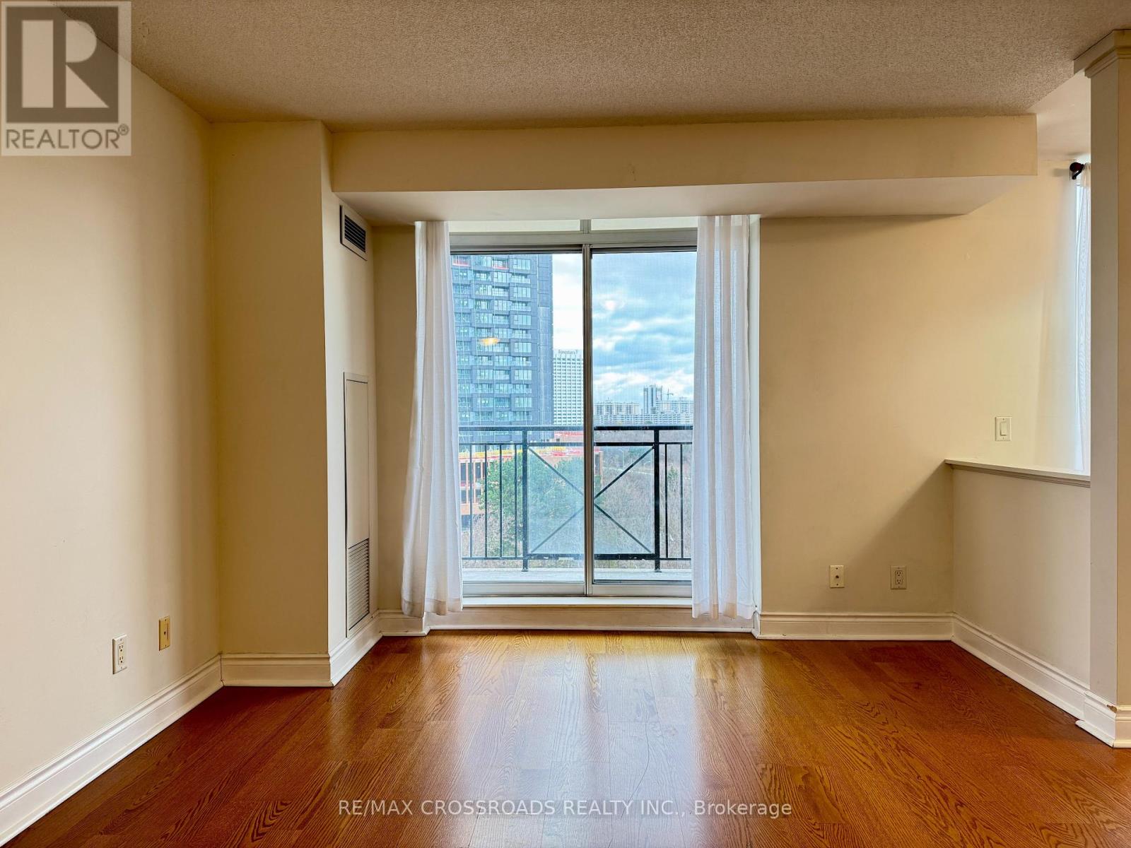 Property at 802 - 1103 LESLIE STREET image 5