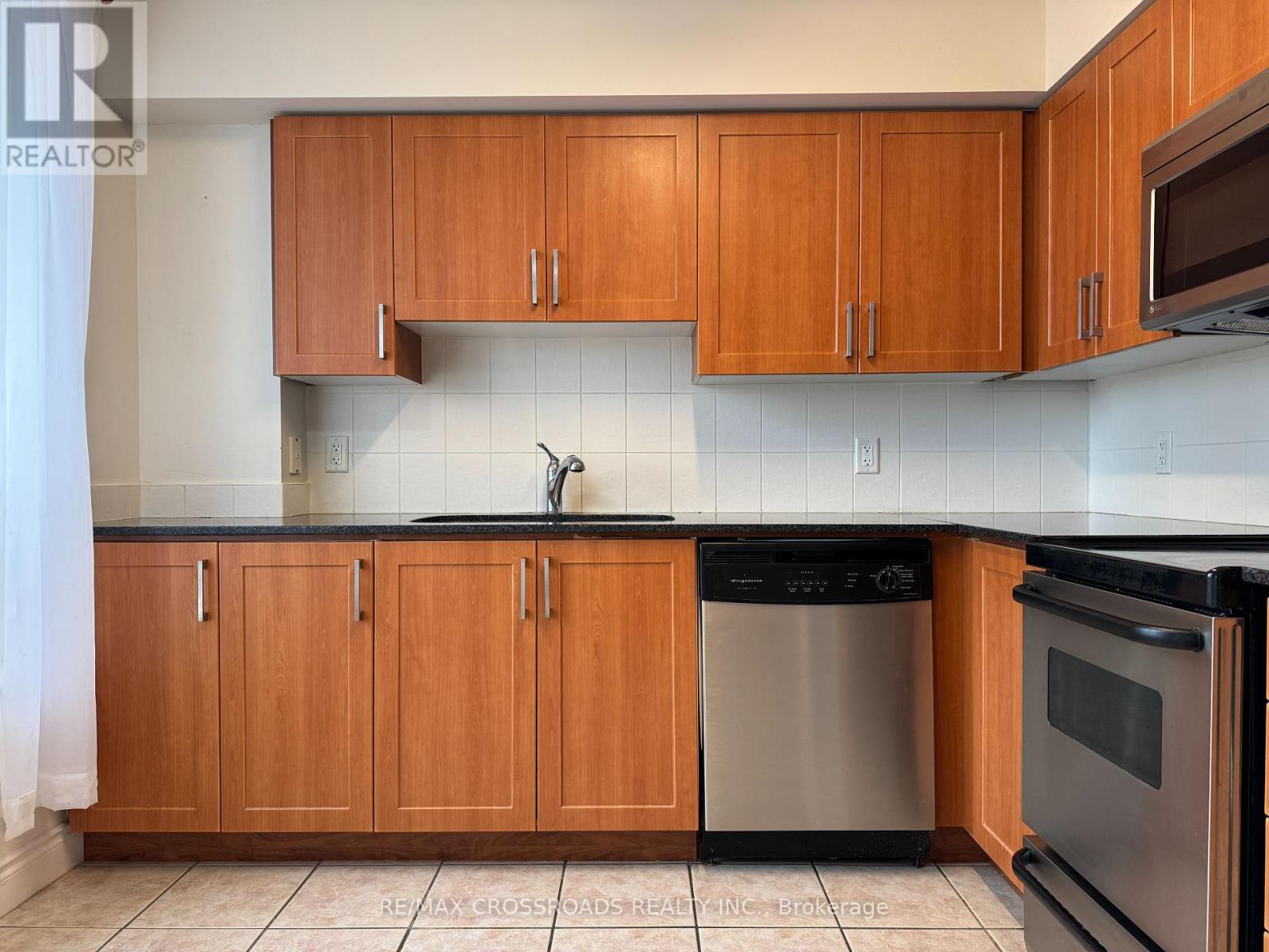 802 - 1103 Leslie Street, Toronto, Ontario  M3C 4G8 - Photo 6 - C11991000