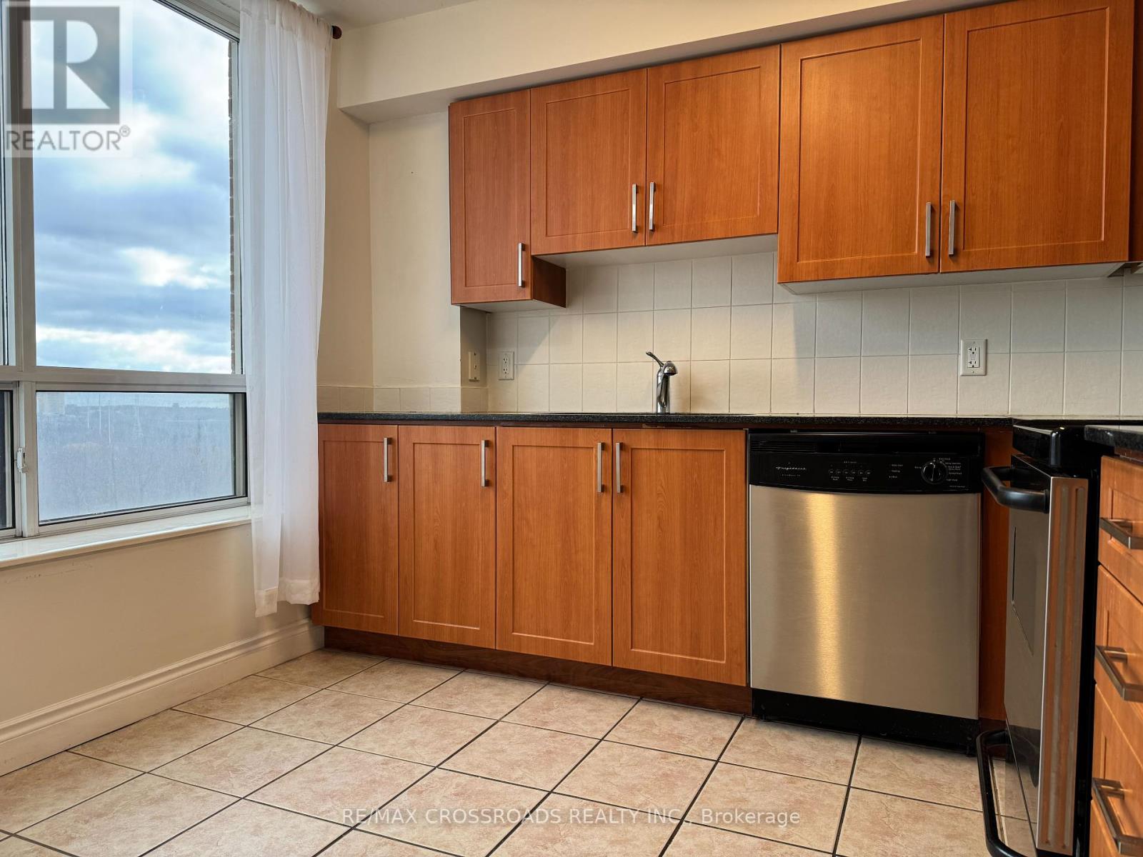 802 - 1103 Leslie Street, Toronto, Ontario  M3C 4G8 - Photo 7 - C11991000