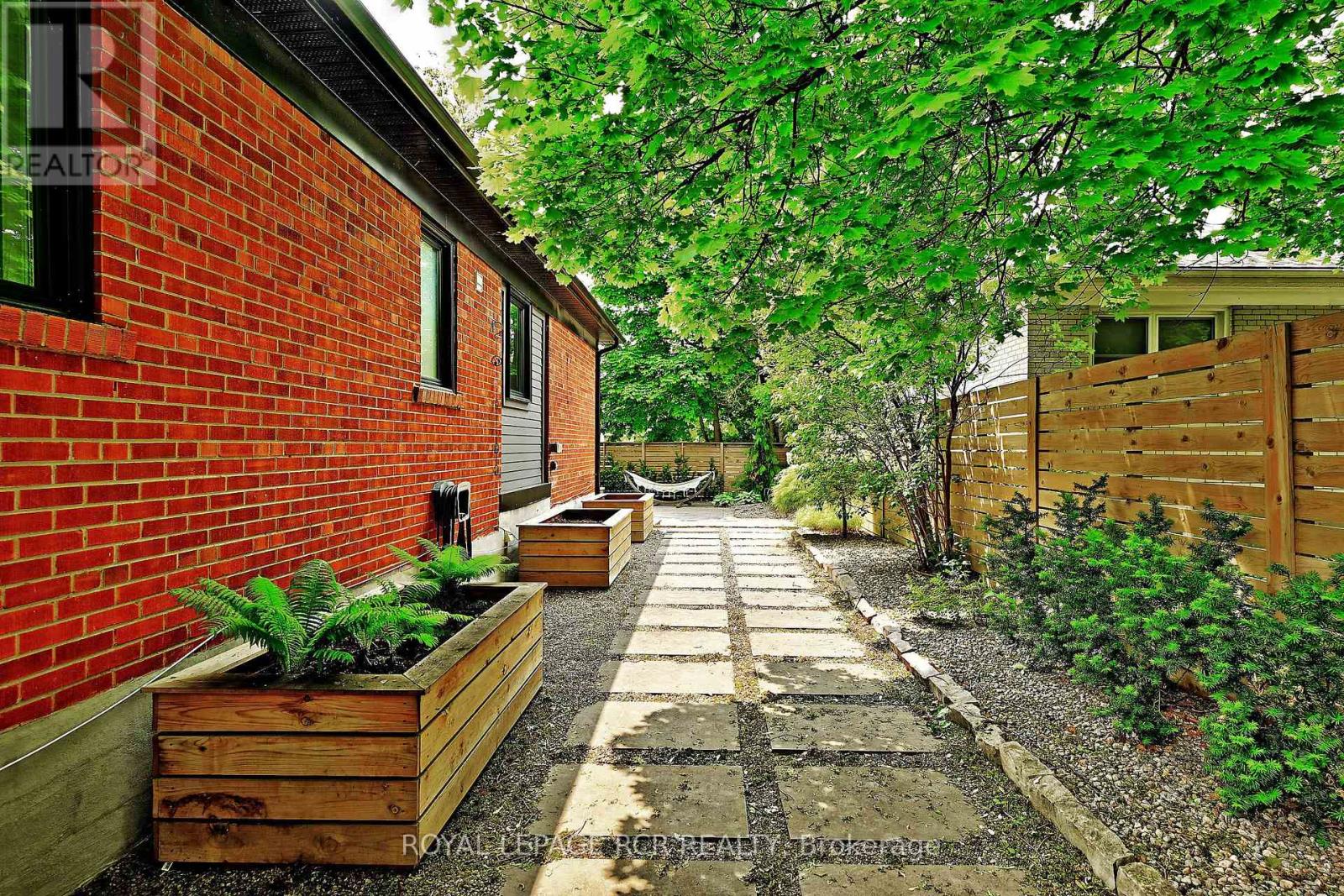 93 Queen Street, Newmarket (Central Newmarket), Ontario  L3Y 2E7 - Photo 28 - N11991085