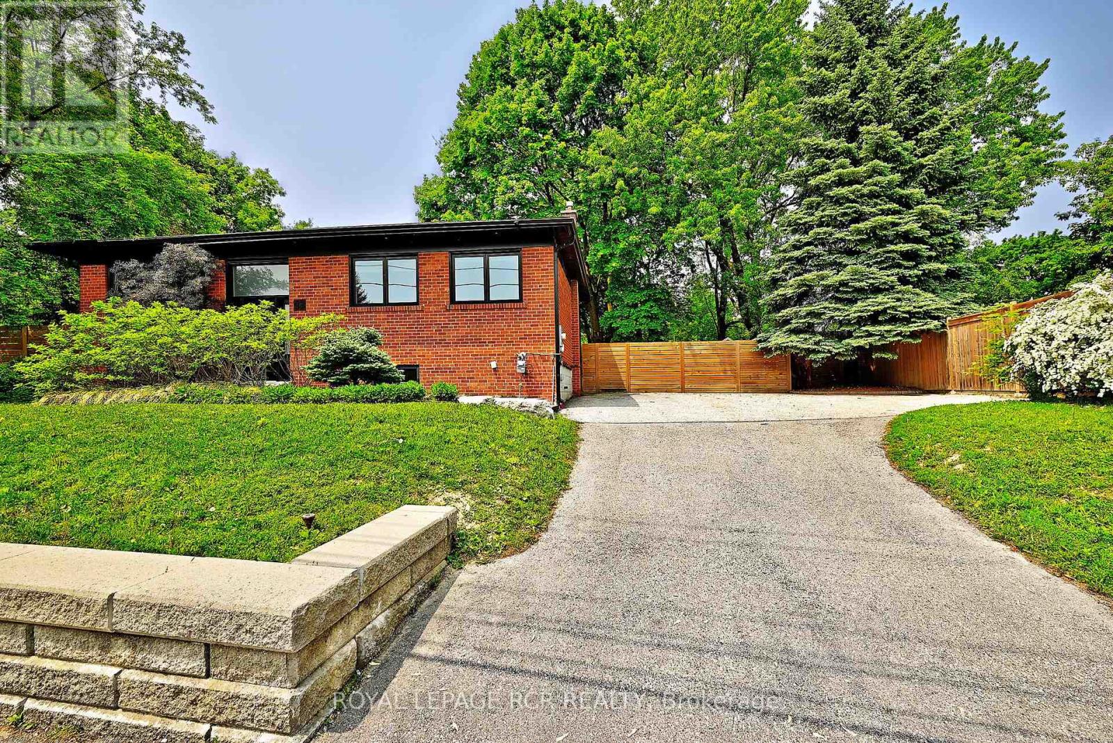 93 Queen Street, Newmarket (Central Newmarket), Ontario  L3Y 2E7 - Photo 3 - N11991085