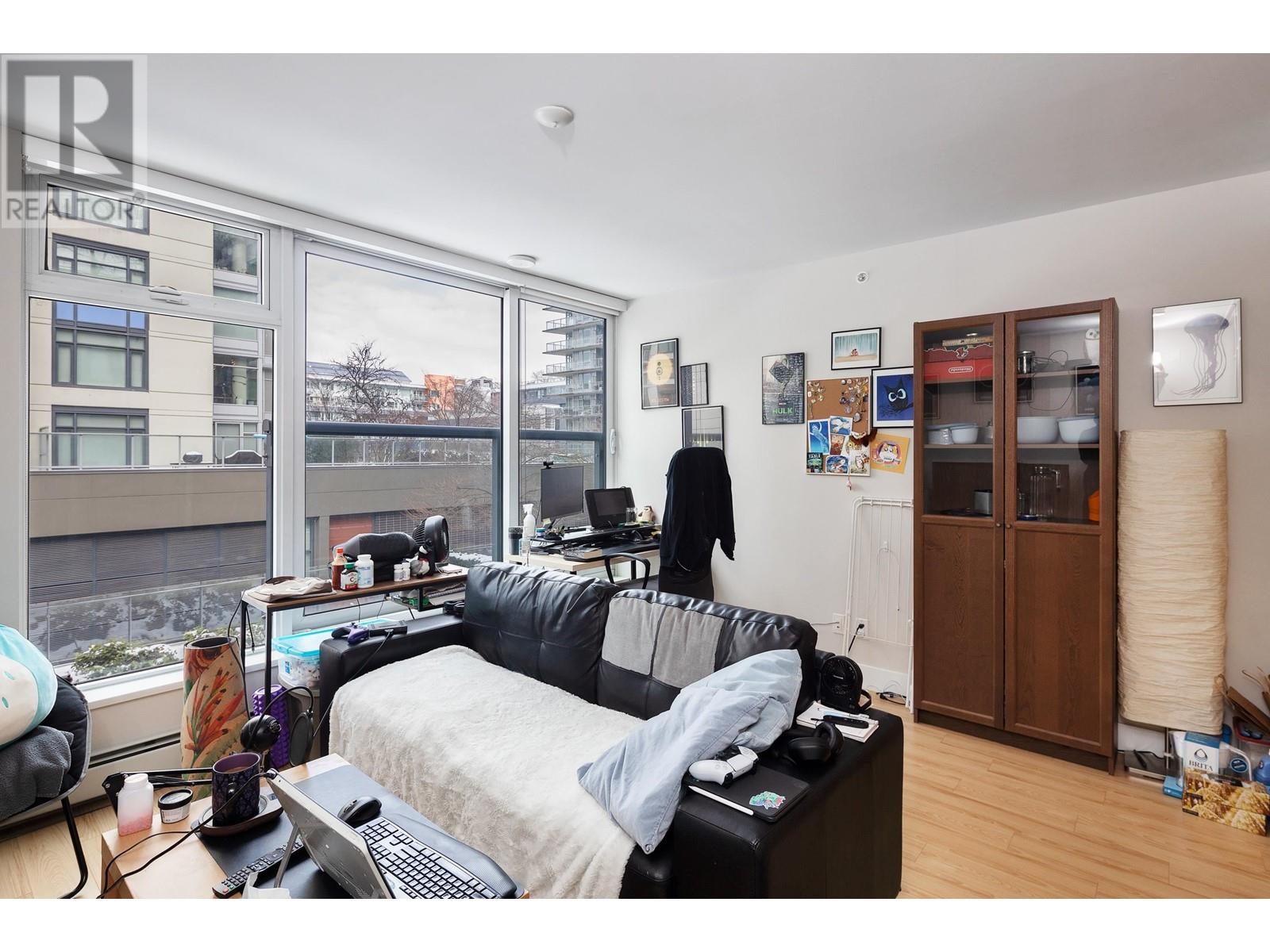 Listing Picture 11 of 22 : 322 159 W 2ND AVENUE, Vancouver / 溫哥華 - 魯藝地產 Yvonne Lu Group - MLS Medallion Club Member
