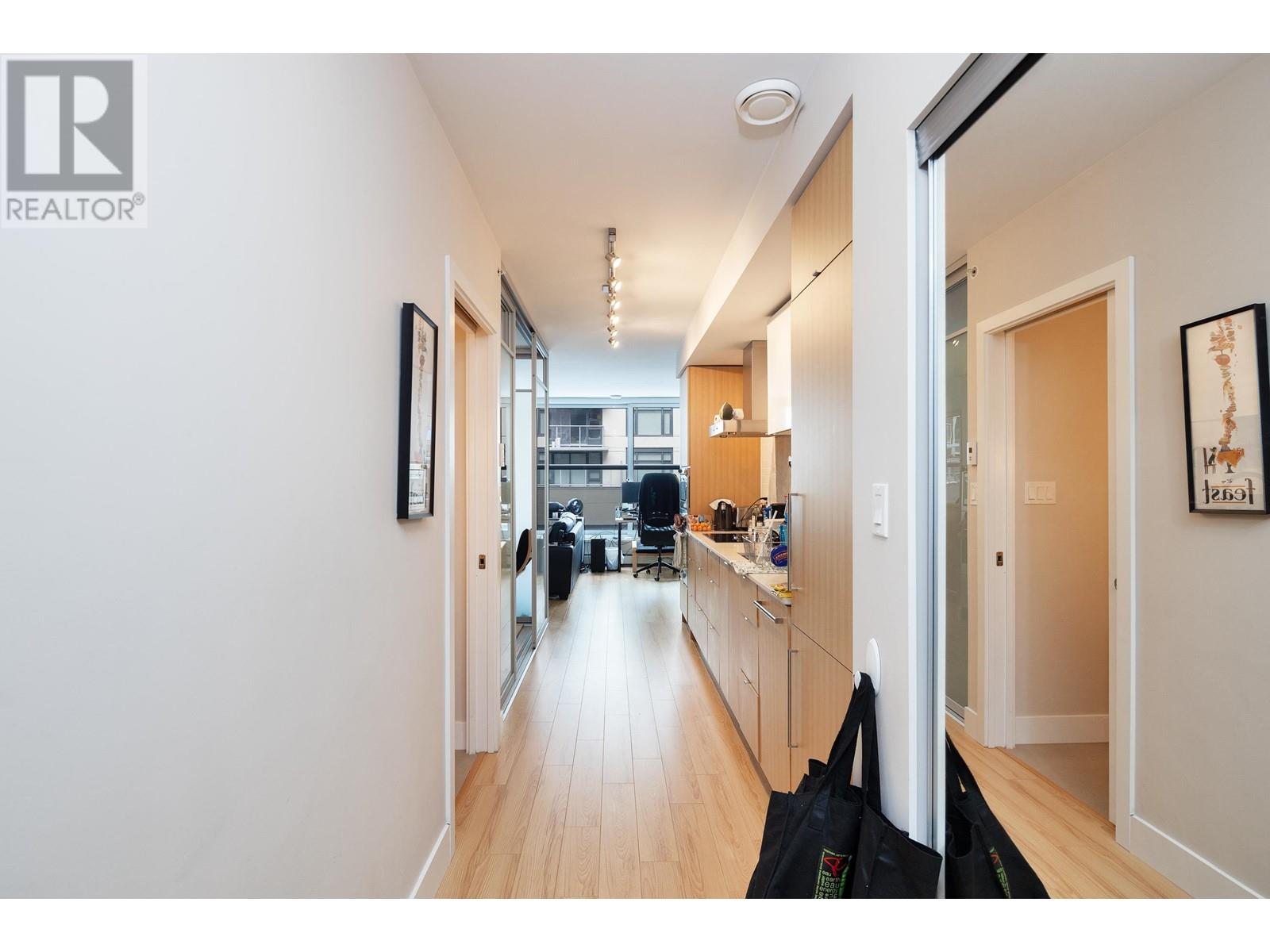 Listing Picture 4 of 22 : 322 159 W 2ND AVENUE, Vancouver / 溫哥華 - 魯藝地產 Yvonne Lu Group - MLS Medallion Club Member