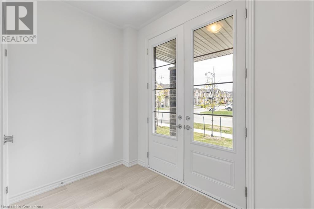 Property at 8 DAISY Street image 2