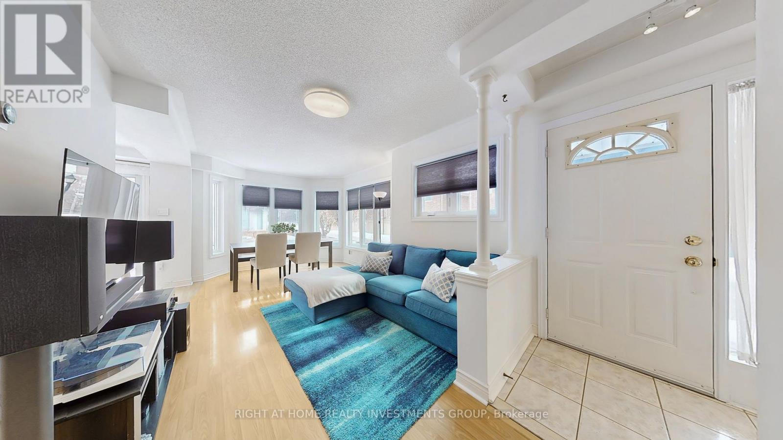 Property at 157 - 18 CLARK AVENUE W image 3