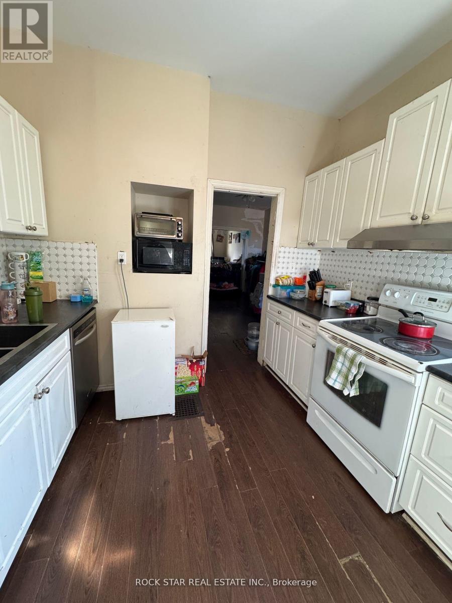 Property at 73 CATHCART STREET image 2