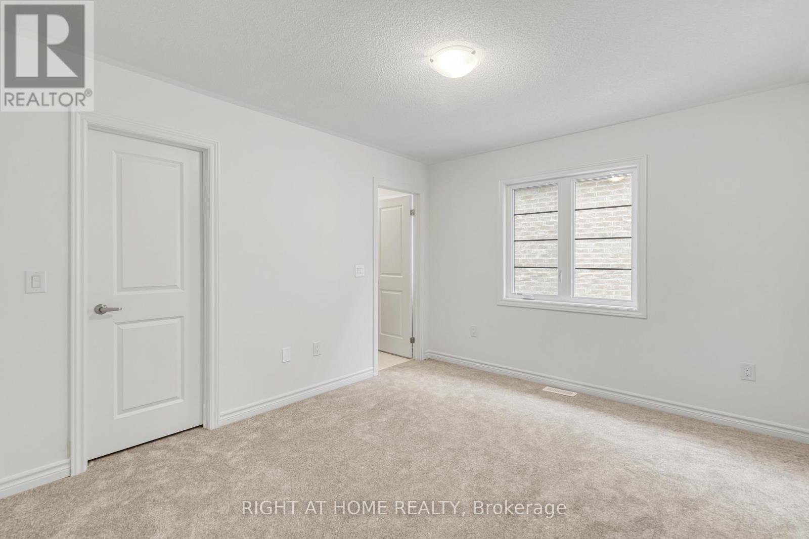 8 Daisy Street, Springwater (Midhurst), Ontario  L9X 2C5 - Photo 28 - S11991348