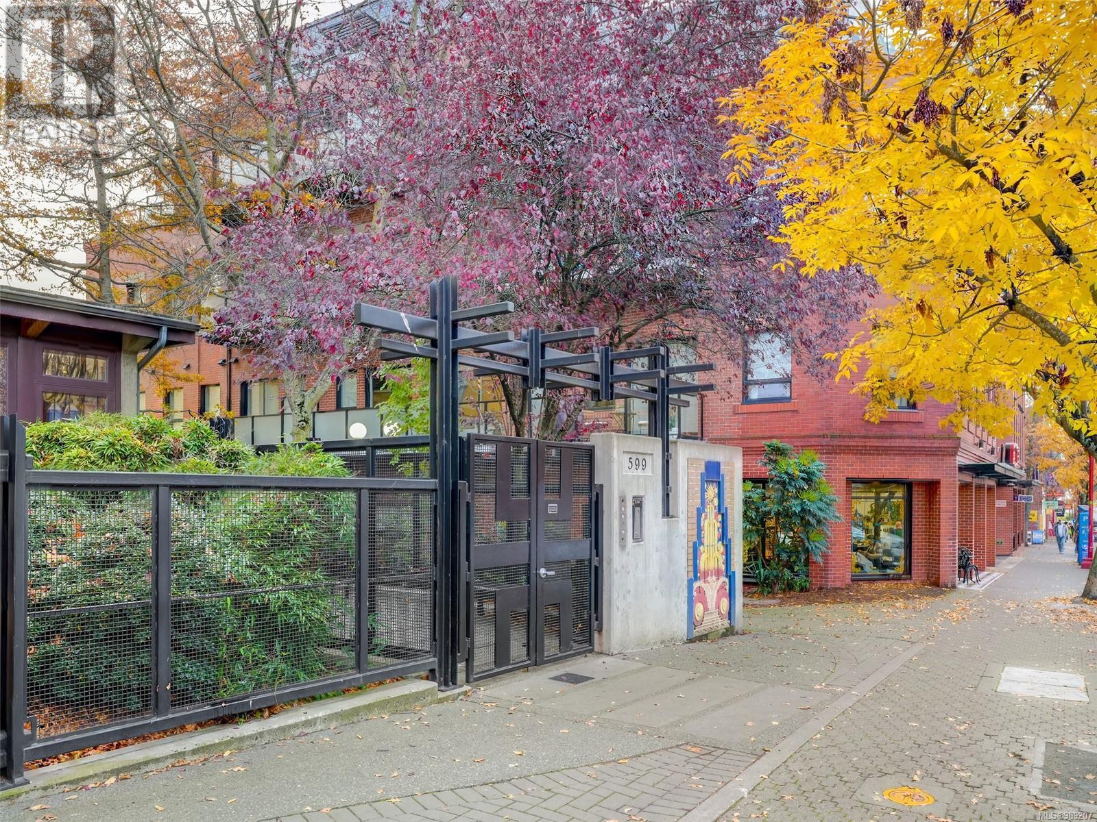 Property at 201 599 Pandora Ave image 1