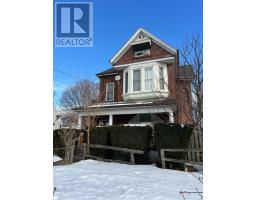 225 ROSEMOUNT AVENUE, Toronto, Ontario