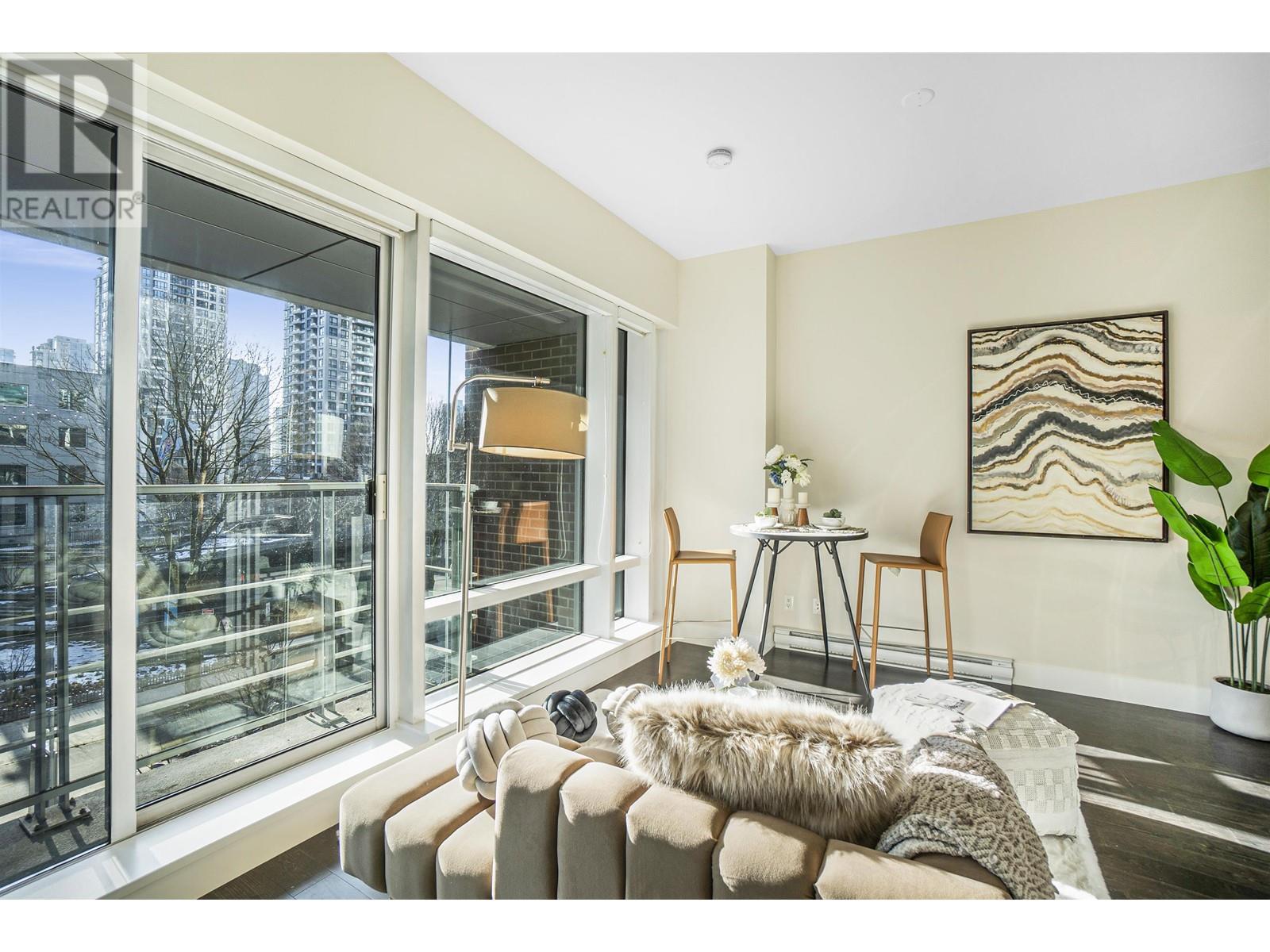 Listing Picture 11 of 19 : 206 535 SMITHE STREET, Vancouver / 溫哥華 - 魯藝地產 Yvonne Lu Group - MLS Medallion Club Member