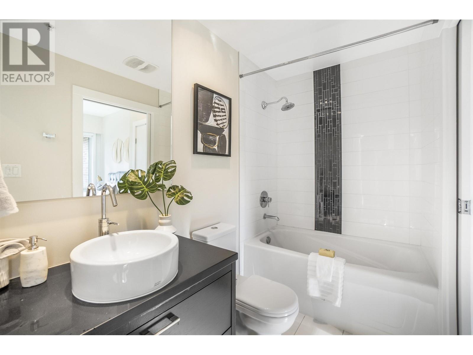 Listing Picture 18 of 19 : 206 535 SMITHE STREET, Vancouver / 溫哥華 - 魯藝地產 Yvonne Lu Group - MLS Medallion Club Member