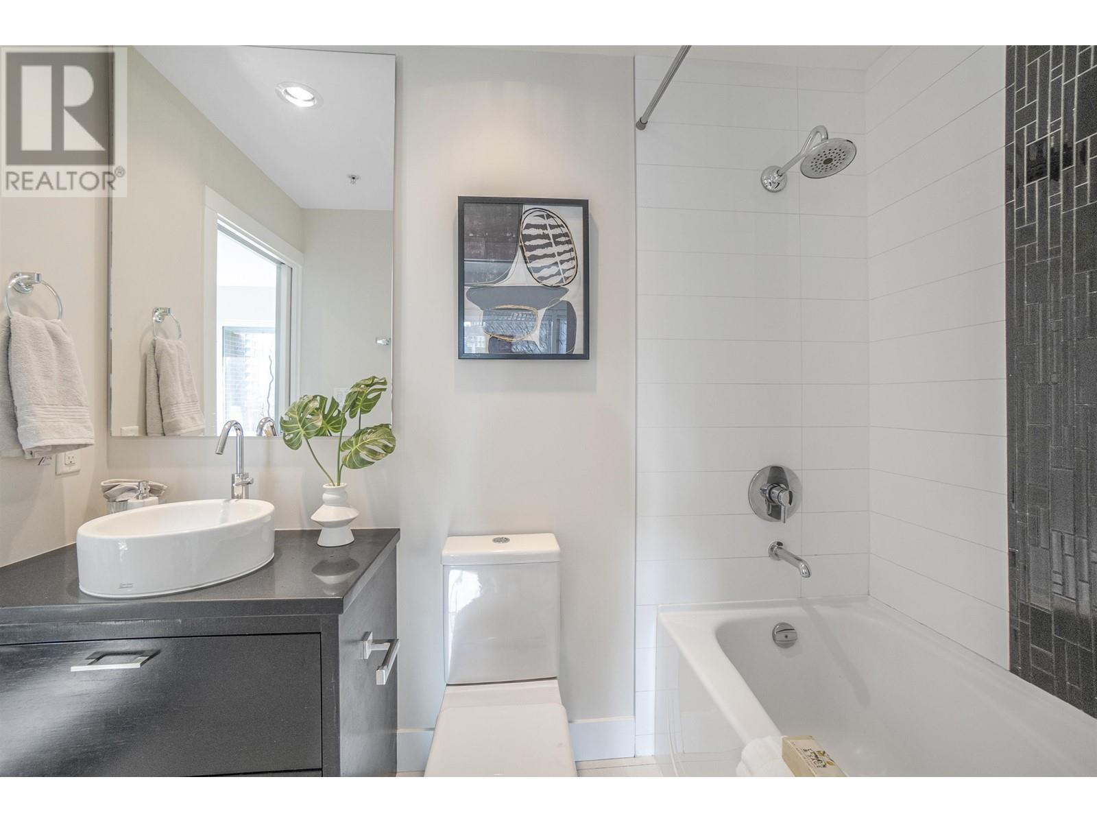 Listing Picture 17 of 19 : 206 535 SMITHE STREET, Vancouver / 溫哥華 - 魯藝地產 Yvonne Lu Group - MLS Medallion Club Member