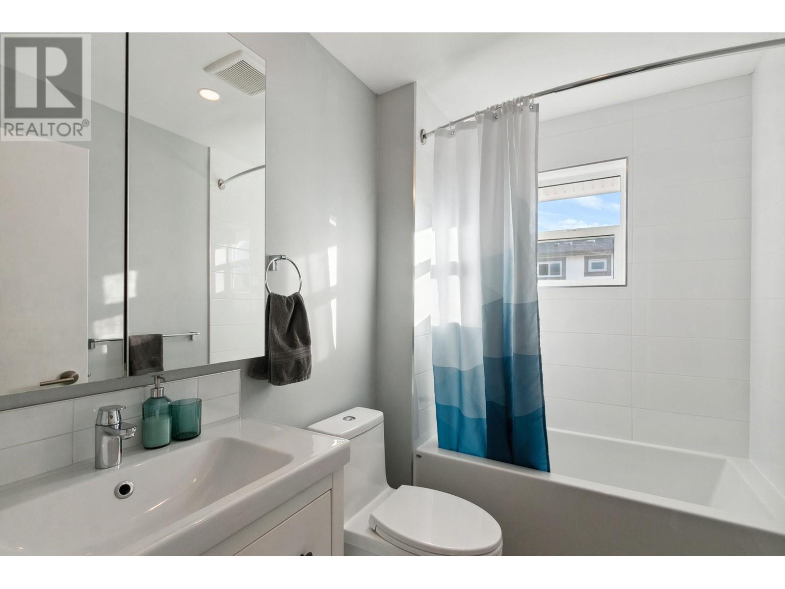 Listing Picture 16 of 34 : 5023 WINDSOR STREET, Vancouver / 溫哥華 - 魯藝地產 Yvonne Lu Group - MLS Medallion Club Member