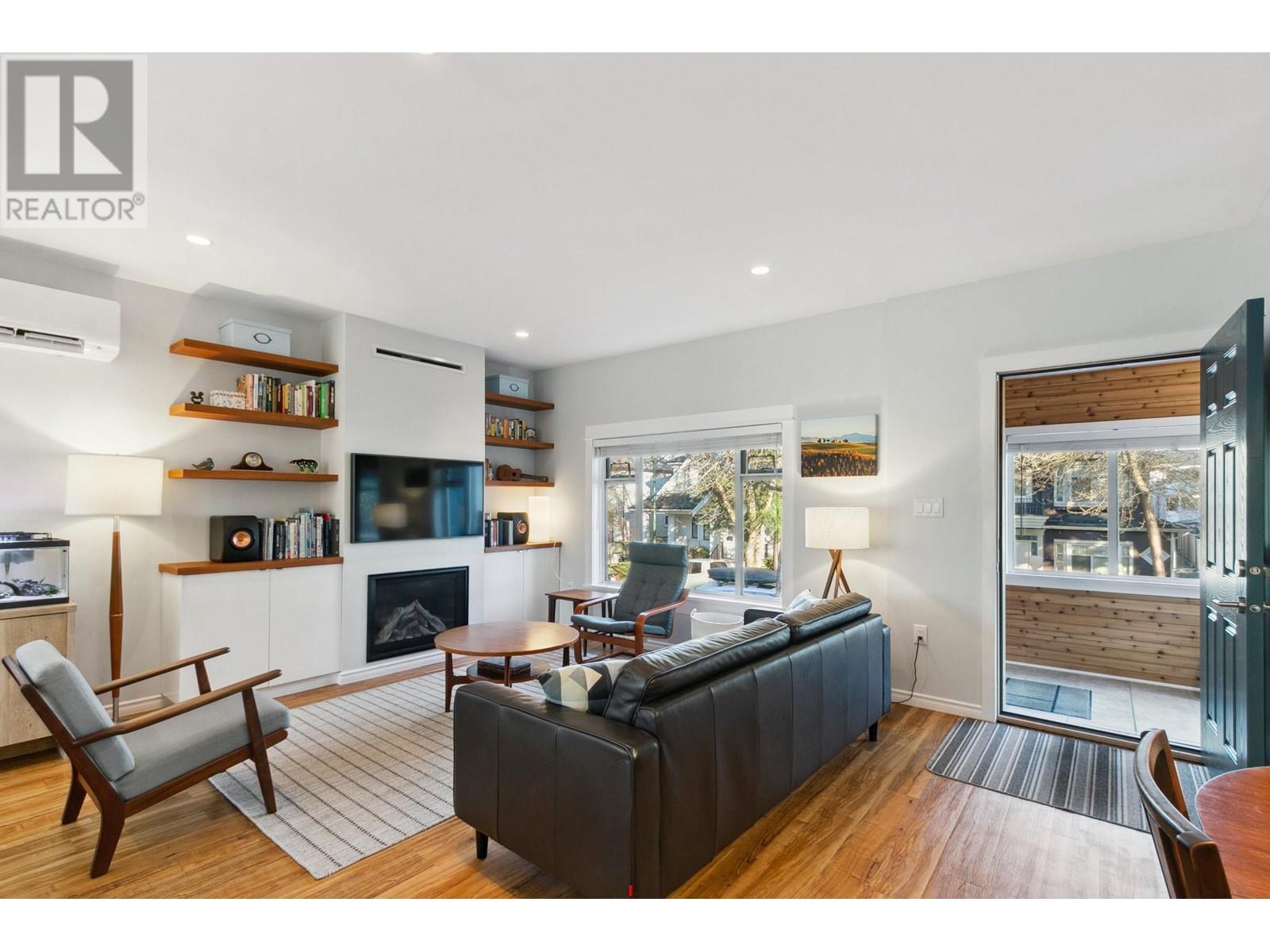 Listing Picture 4 of 34 : 5023 WINDSOR STREET, Vancouver / 溫哥華 - 魯藝地產 Yvonne Lu Group - MLS Medallion Club Member