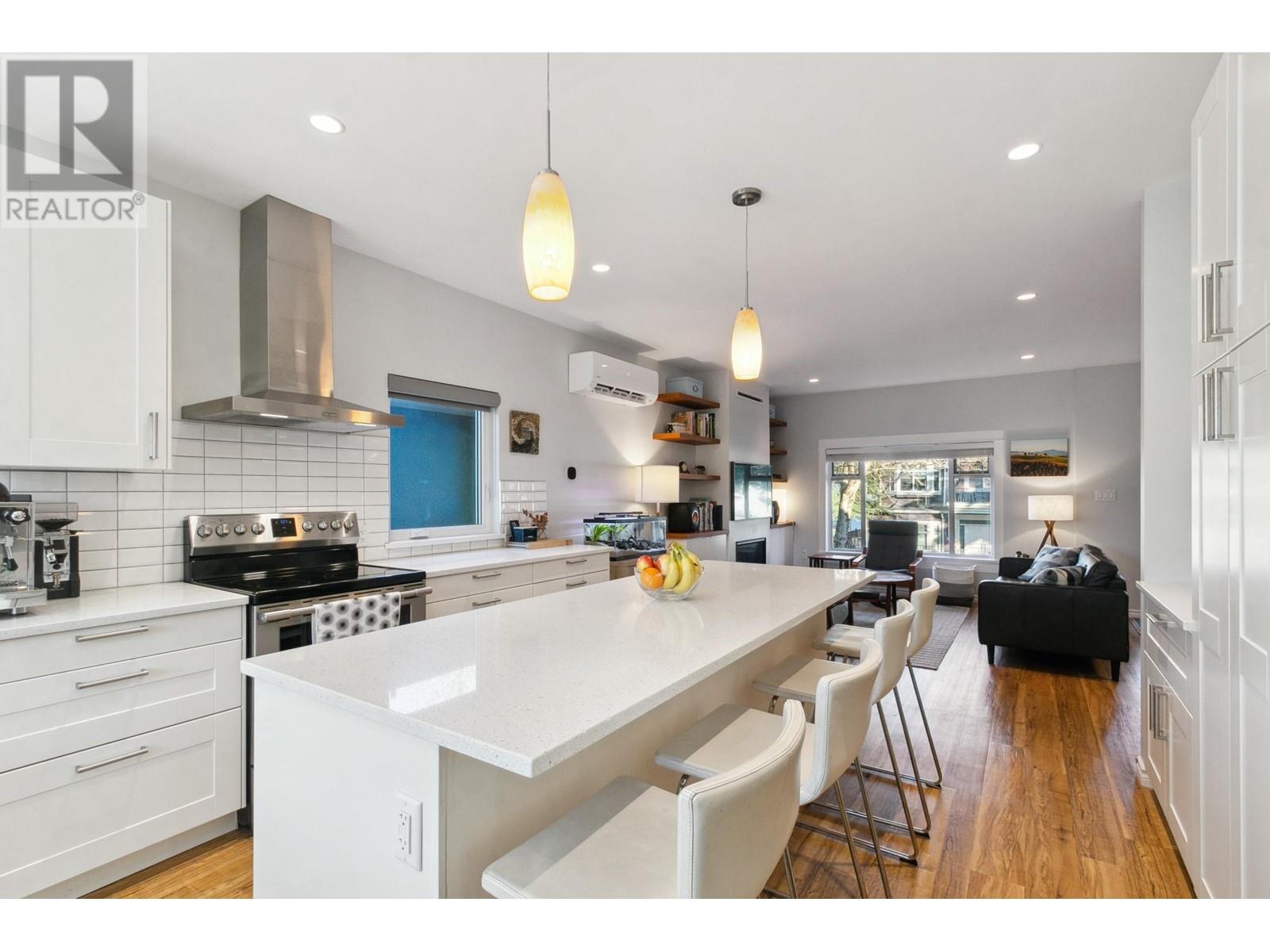 Listing Picture 11 of 34 : 5023 WINDSOR STREET, Vancouver / 溫哥華 - 魯藝地產 Yvonne Lu Group - MLS Medallion Club Member