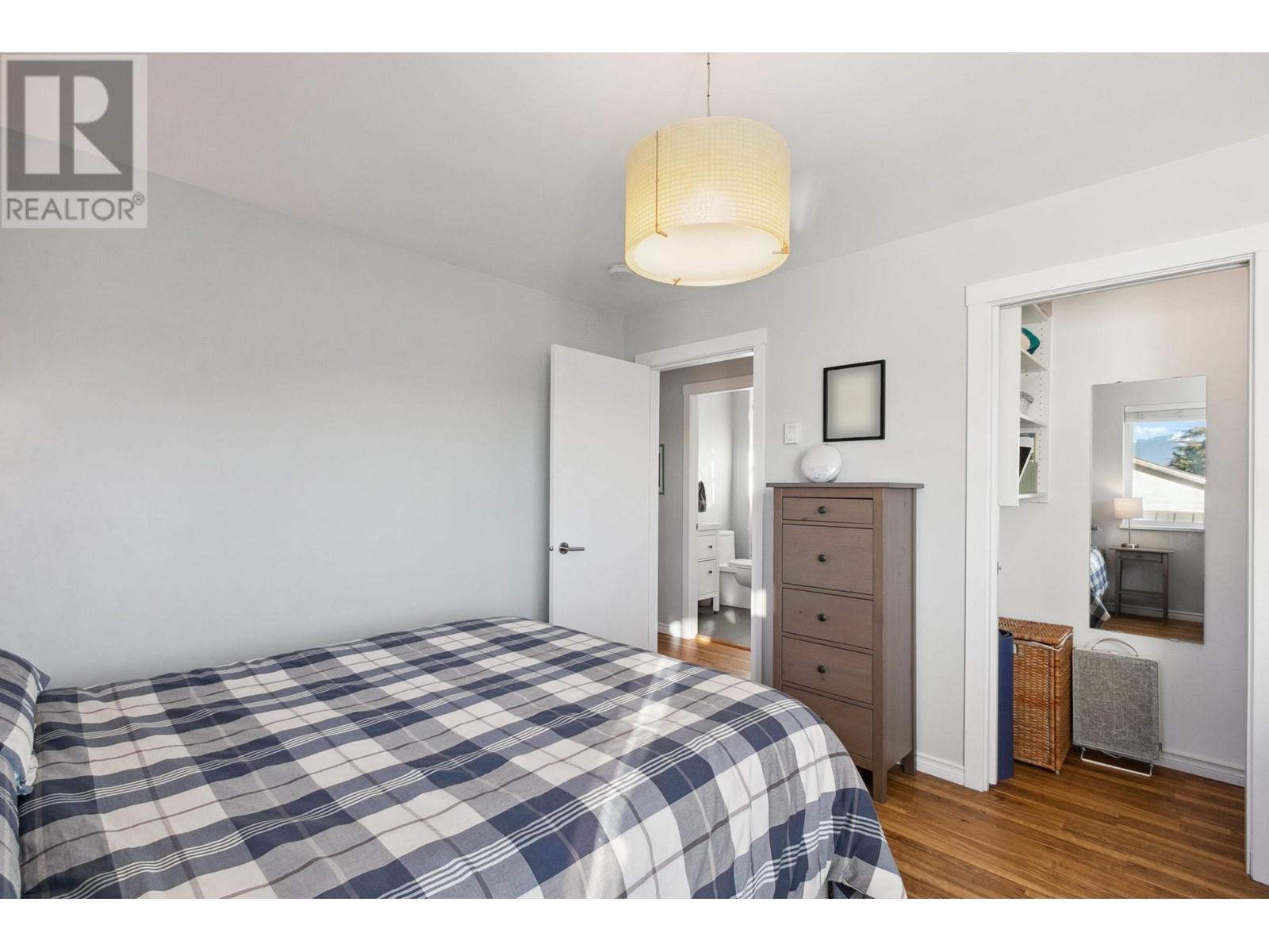 Listing Picture 19 of 34 : 5023 WINDSOR STREET, Vancouver / 溫哥華 - 魯藝地產 Yvonne Lu Group - MLS Medallion Club Member