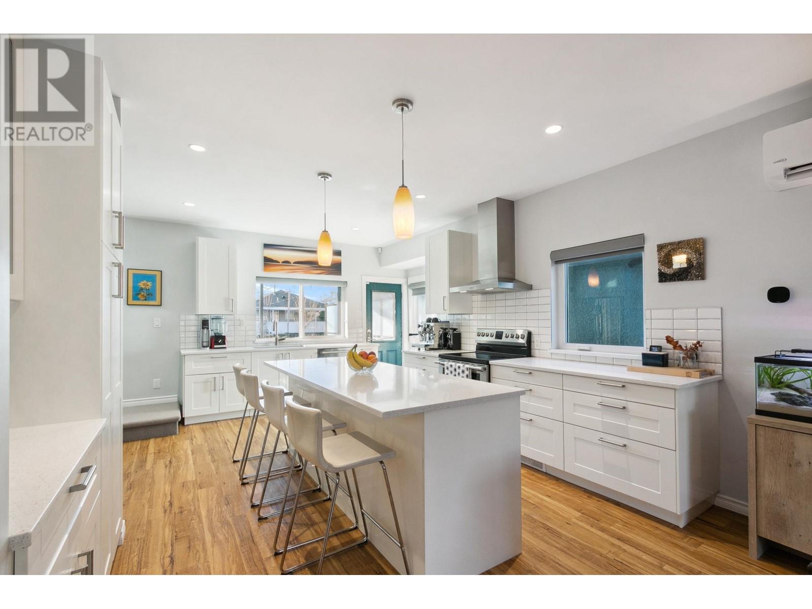 Listing Picture 8 of 34 : 5023 WINDSOR STREET, Vancouver / 溫哥華 - 魯藝地產 Yvonne Lu Group - MLS Medallion Club Member