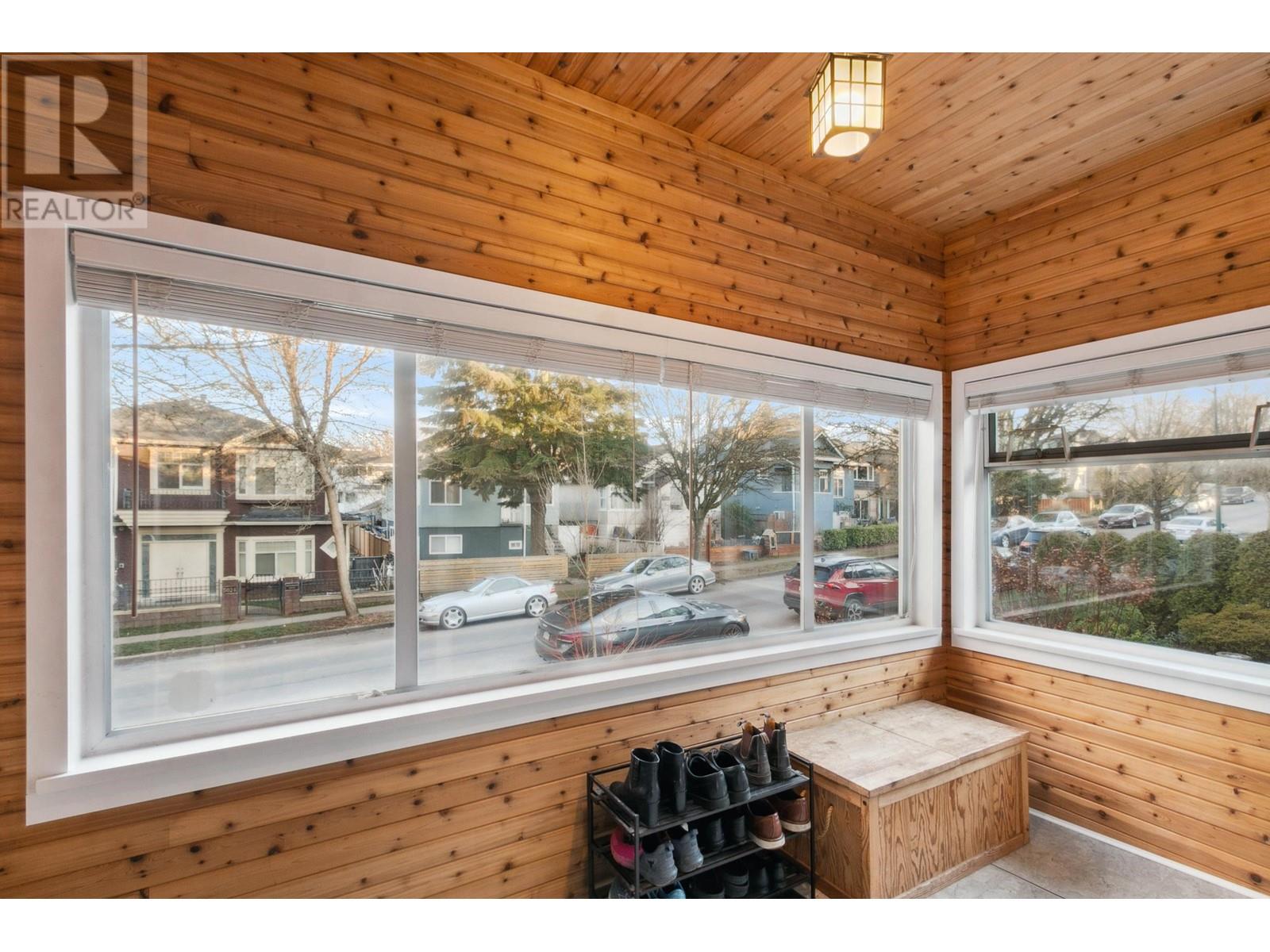 Listing Picture 2 of 34 : 5023 WINDSOR STREET, Vancouver / 溫哥華 - 魯藝地產 Yvonne Lu Group - MLS Medallion Club Member