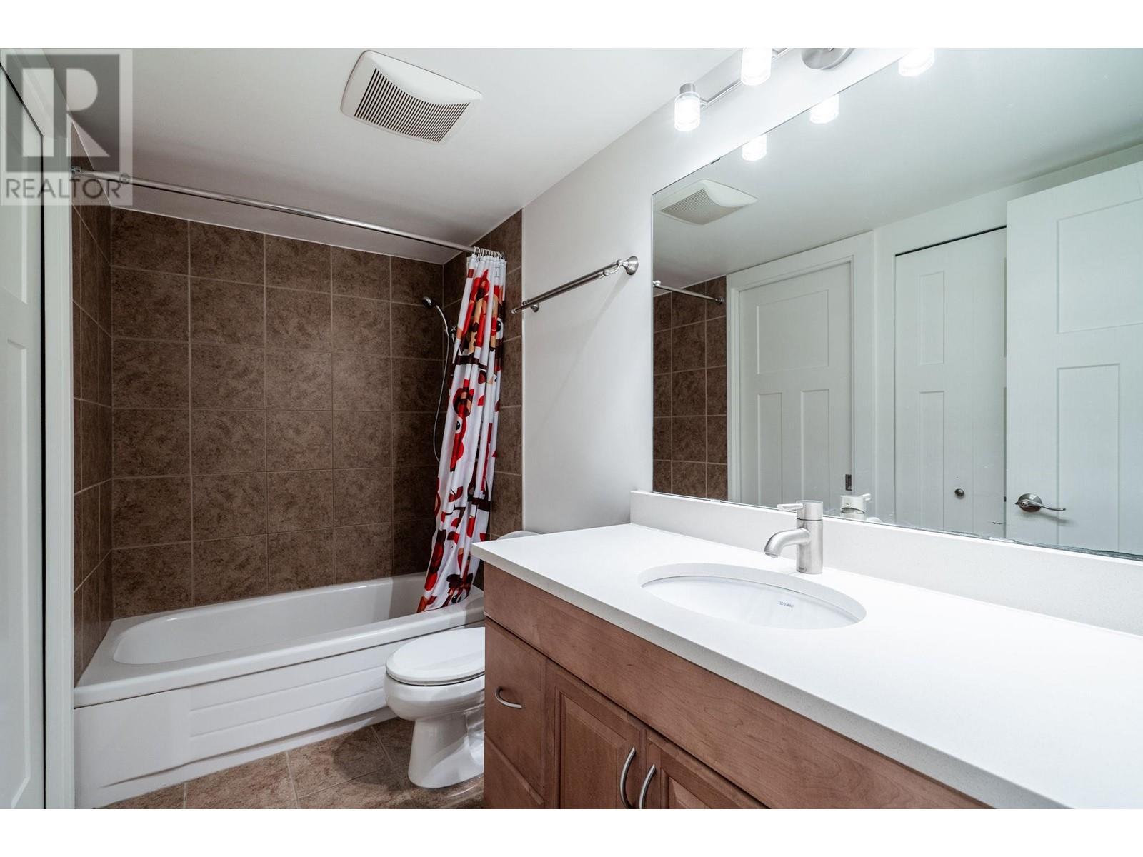 Listing Picture 19 of 27 : 205 4373 HALIFAX STREET, Burnaby / 本拿比 - 魯藝地產 Yvonne Lu Group - MLS Medallion Club Member