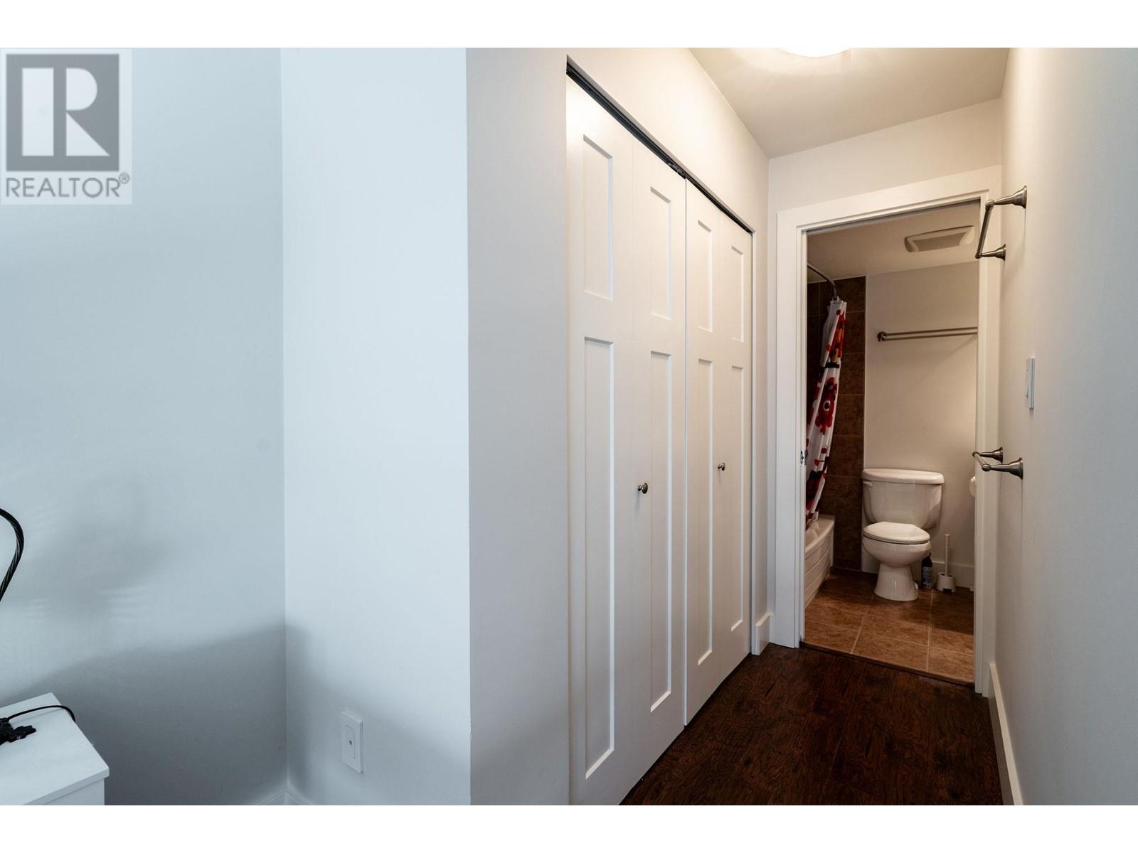 Listing Picture 18 of 27 : 205 4373 HALIFAX STREET, Burnaby / 本拿比 - 魯藝地產 Yvonne Lu Group - MLS Medallion Club Member