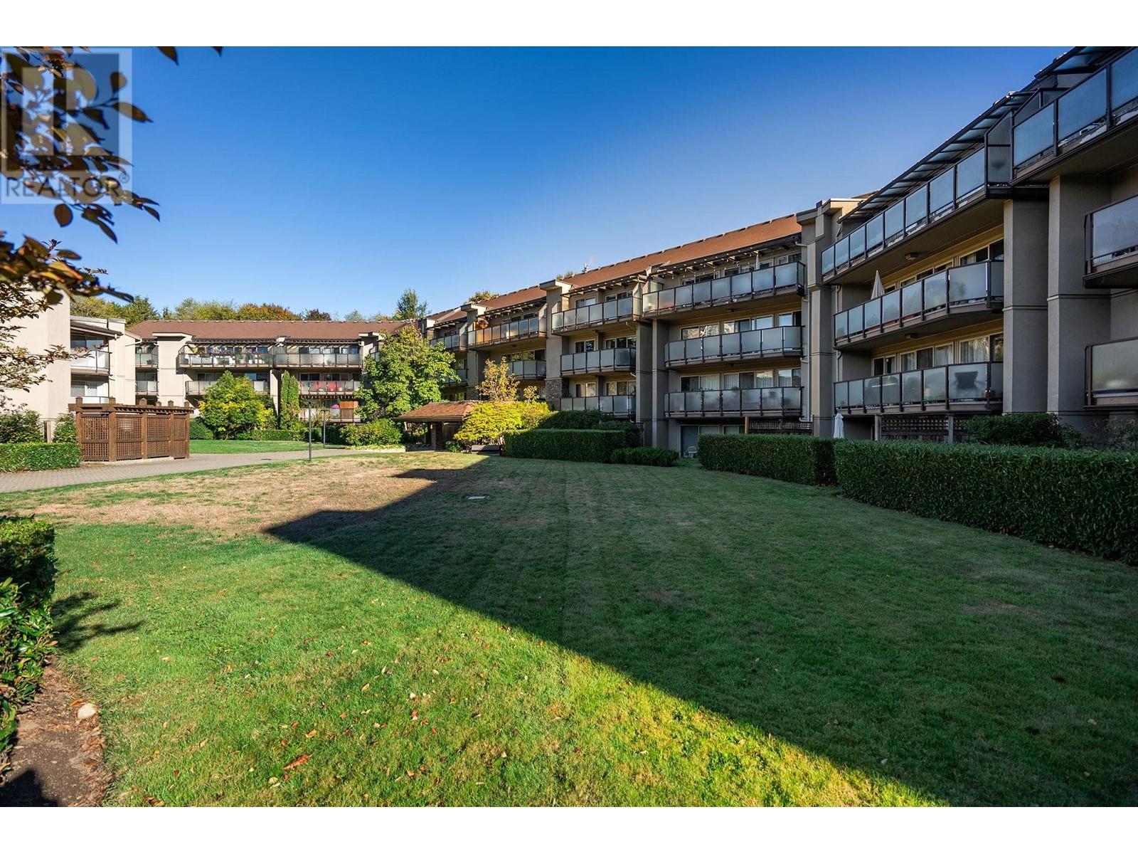 Listing Picture 23 of 27 : 205 4373 HALIFAX STREET, Burnaby / 本拿比 - 魯藝地產 Yvonne Lu Group - MLS Medallion Club Member