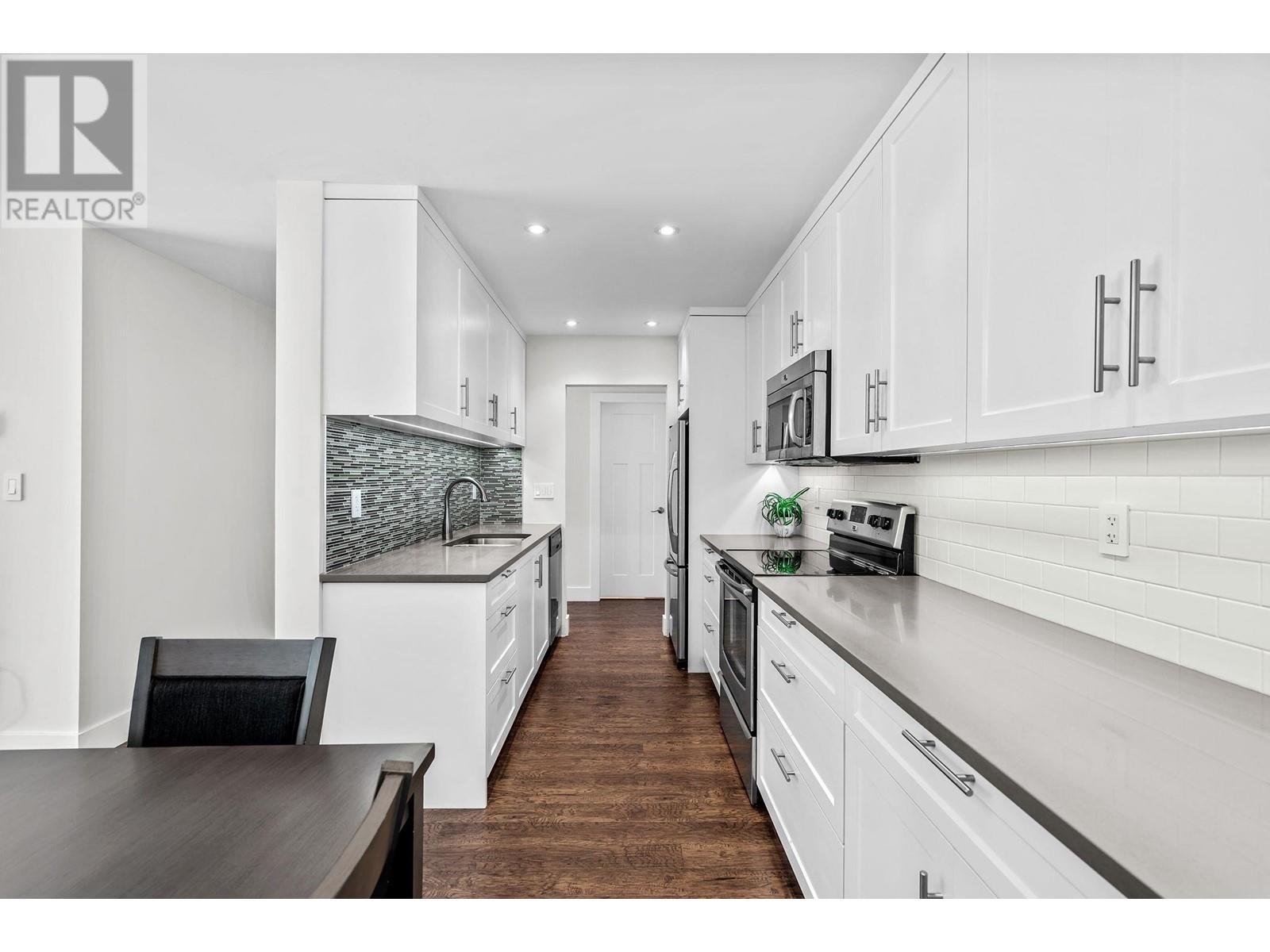 Listing Picture 9 of 27 : 205 4373 HALIFAX STREET, Burnaby / 本拿比 - 魯藝地產 Yvonne Lu Group - MLS Medallion Club Member