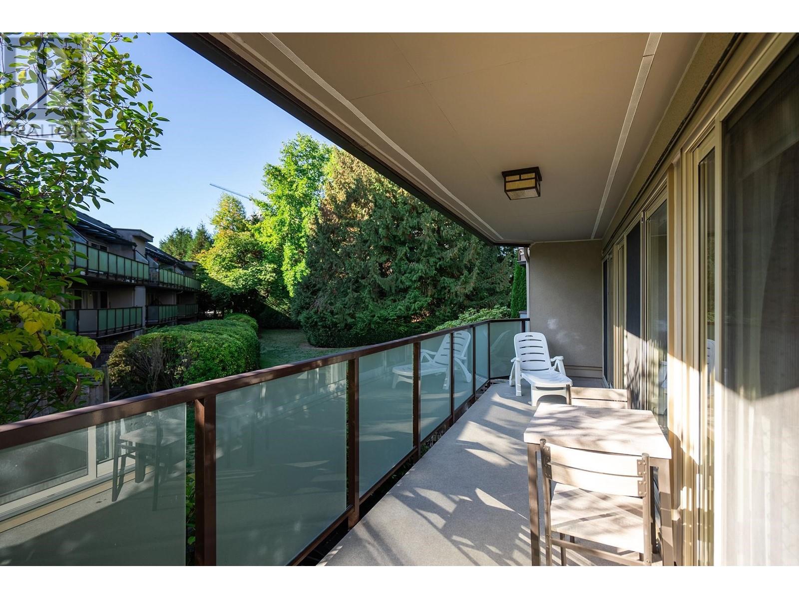 Listing Picture 14 of 27 : 205 4373 HALIFAX STREET, Burnaby / 本拿比 - 魯藝地產 Yvonne Lu Group - MLS Medallion Club Member