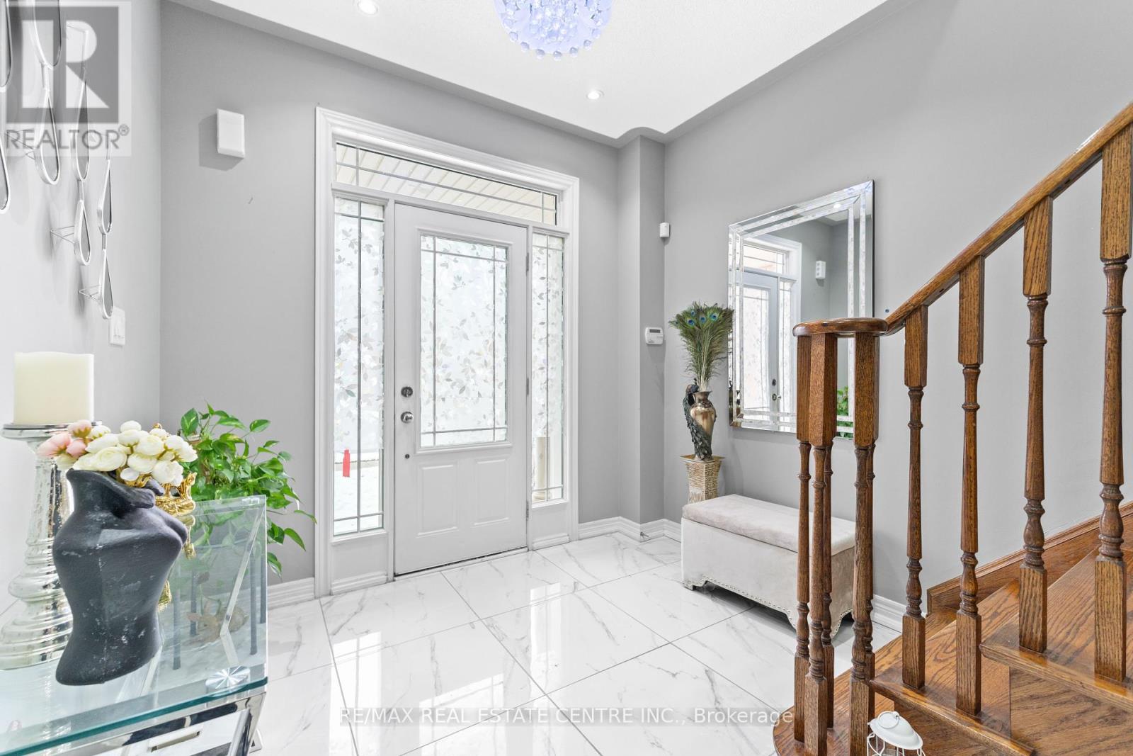 Property at 74 SKYVALLEY DRIVE image 3
