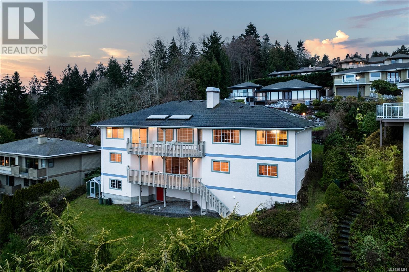 Property at 4833 Sea Ridge Dr image 4