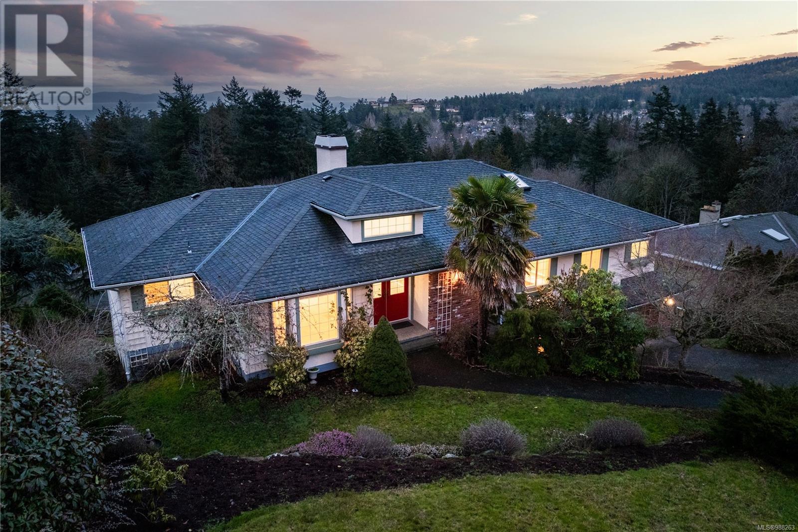 Property at 4833 Sea Ridge Dr image 2