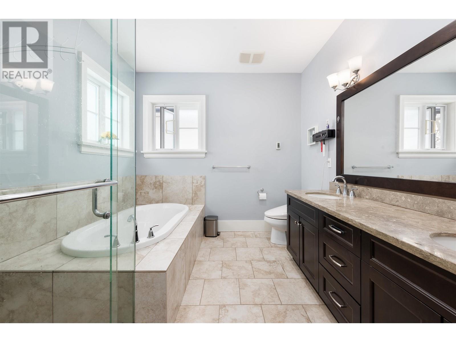 Listing Picture 31 of 40 : 4146 W 14TH AVENUE, Vancouver / 溫哥華 - 魯藝地產 Yvonne Lu Group - MLS Medallion Club Member