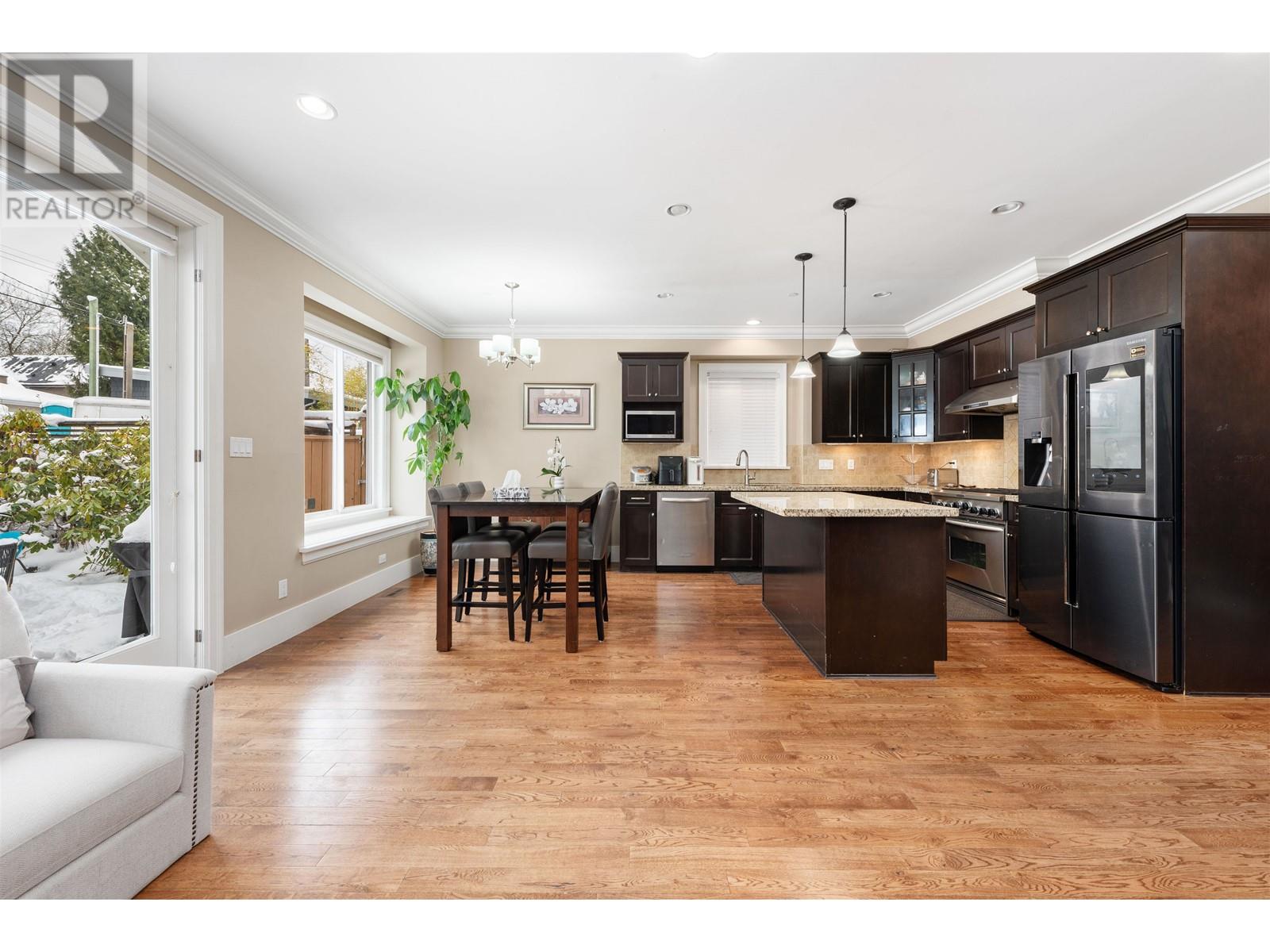 Listing Picture 10 of 40 : 4146 W 14TH AVENUE, Vancouver / 溫哥華 - 魯藝地產 Yvonne Lu Group - MLS Medallion Club Member