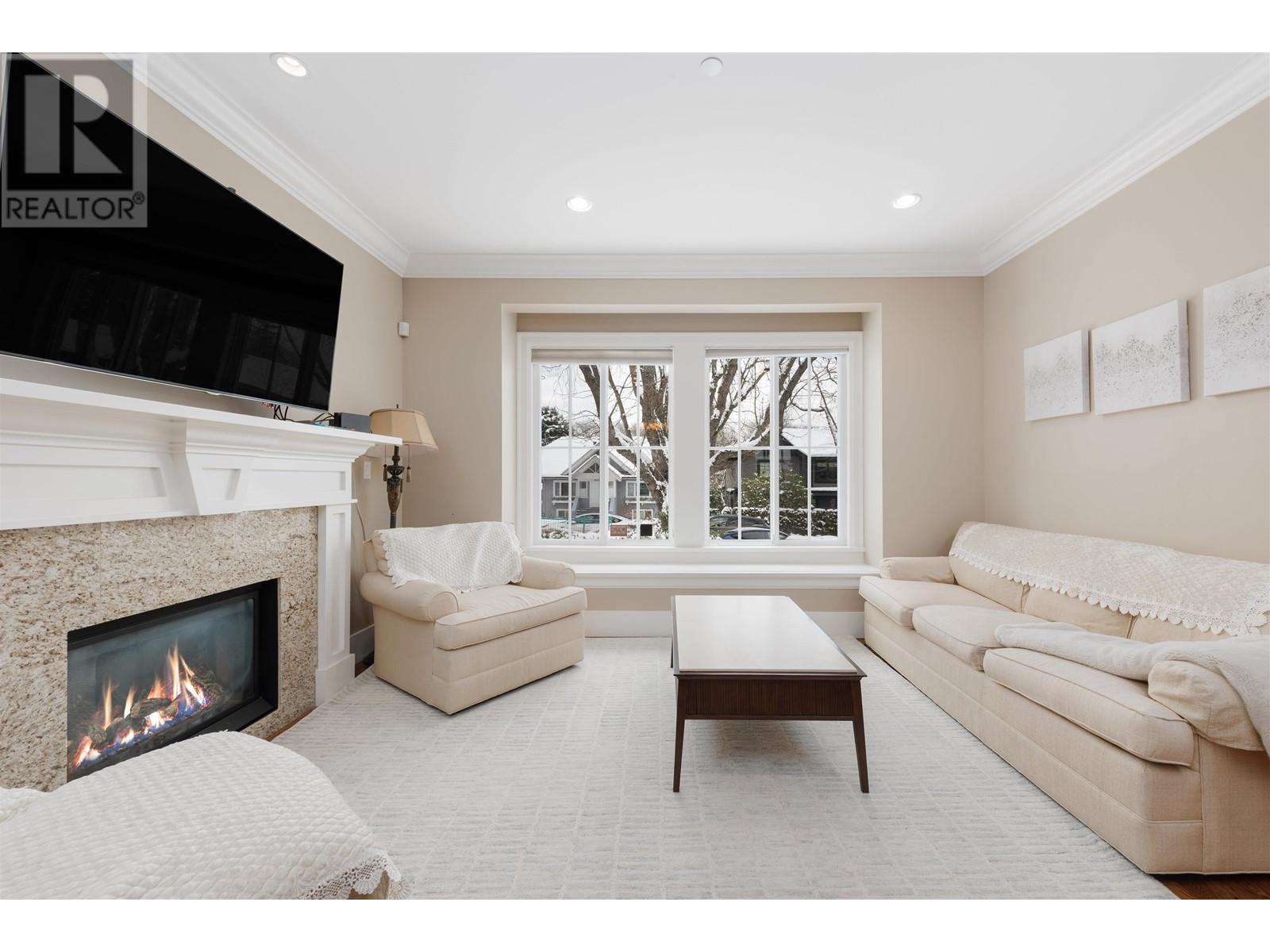 Listing Picture 4 of 40 : 4146 W 14TH AVENUE, Vancouver / 溫哥華 - 魯藝地產 Yvonne Lu Group - MLS Medallion Club Member