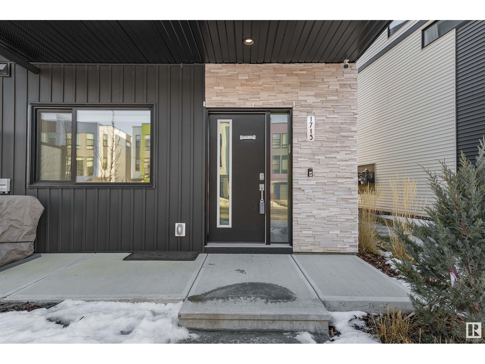 Property at 1715 Keene CR SW image 3